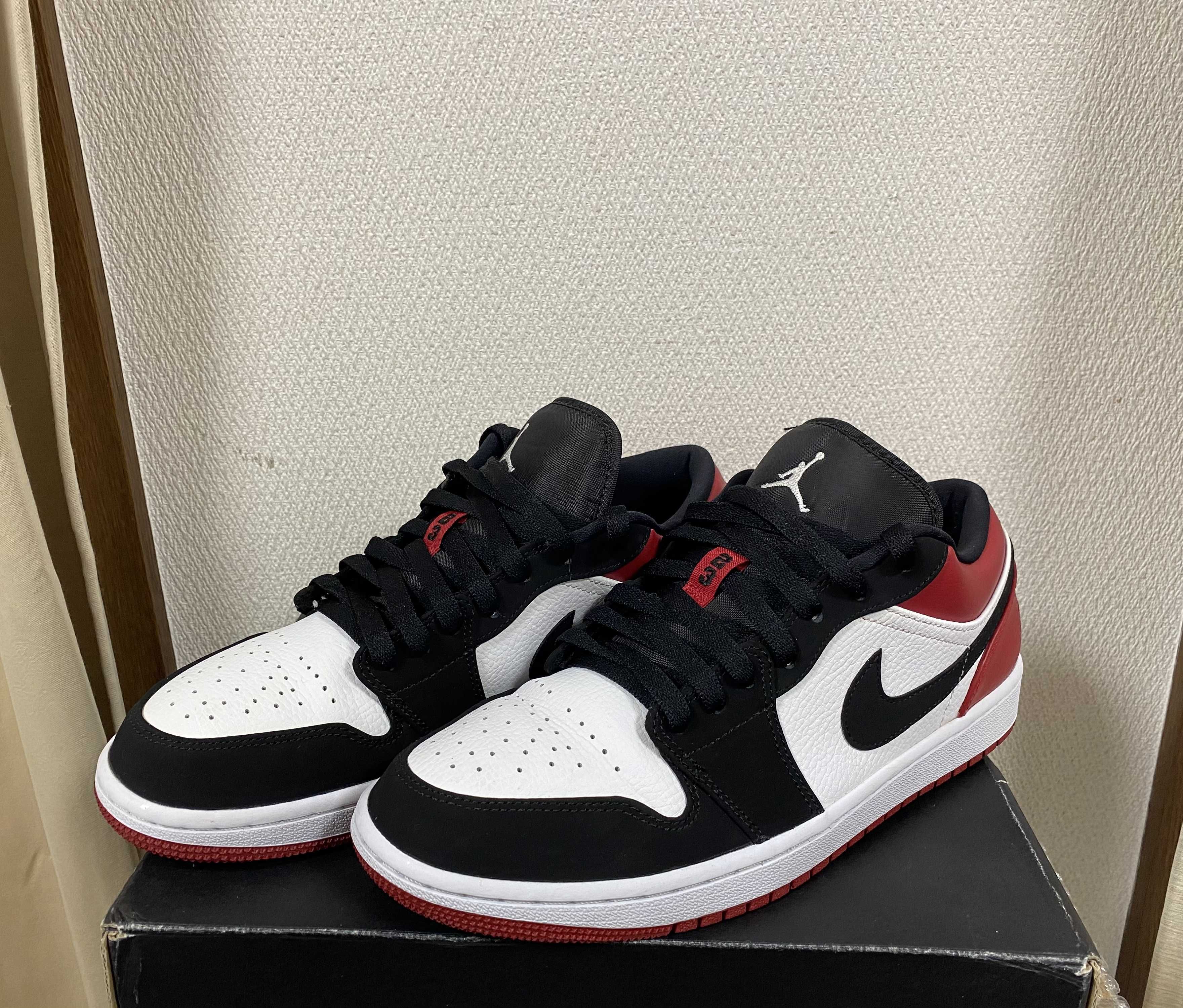 Nike Air Jordan 1 Low "Black Toe"