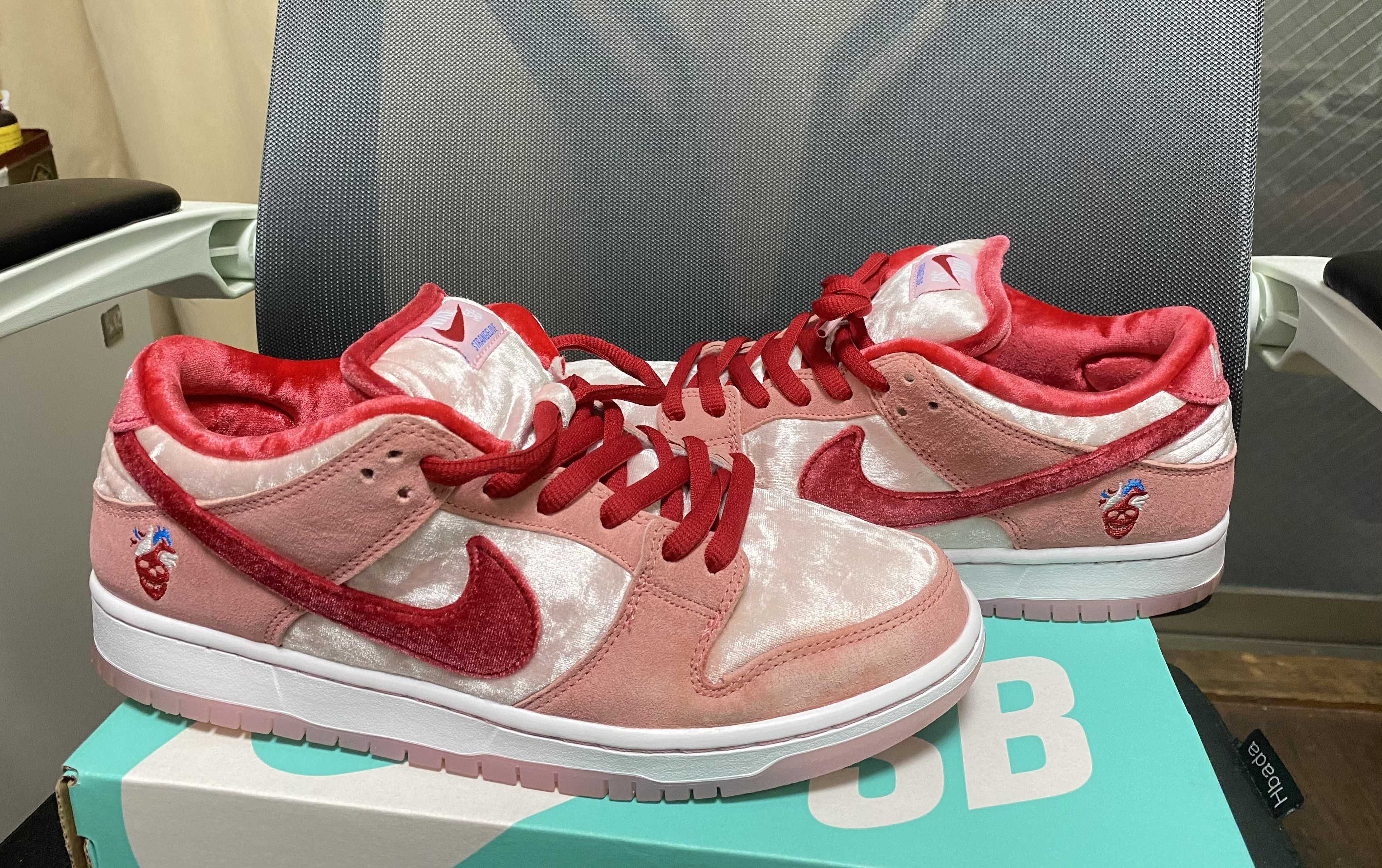 Strangelove × Nike SB Dunk Low "Valentine’s Day"