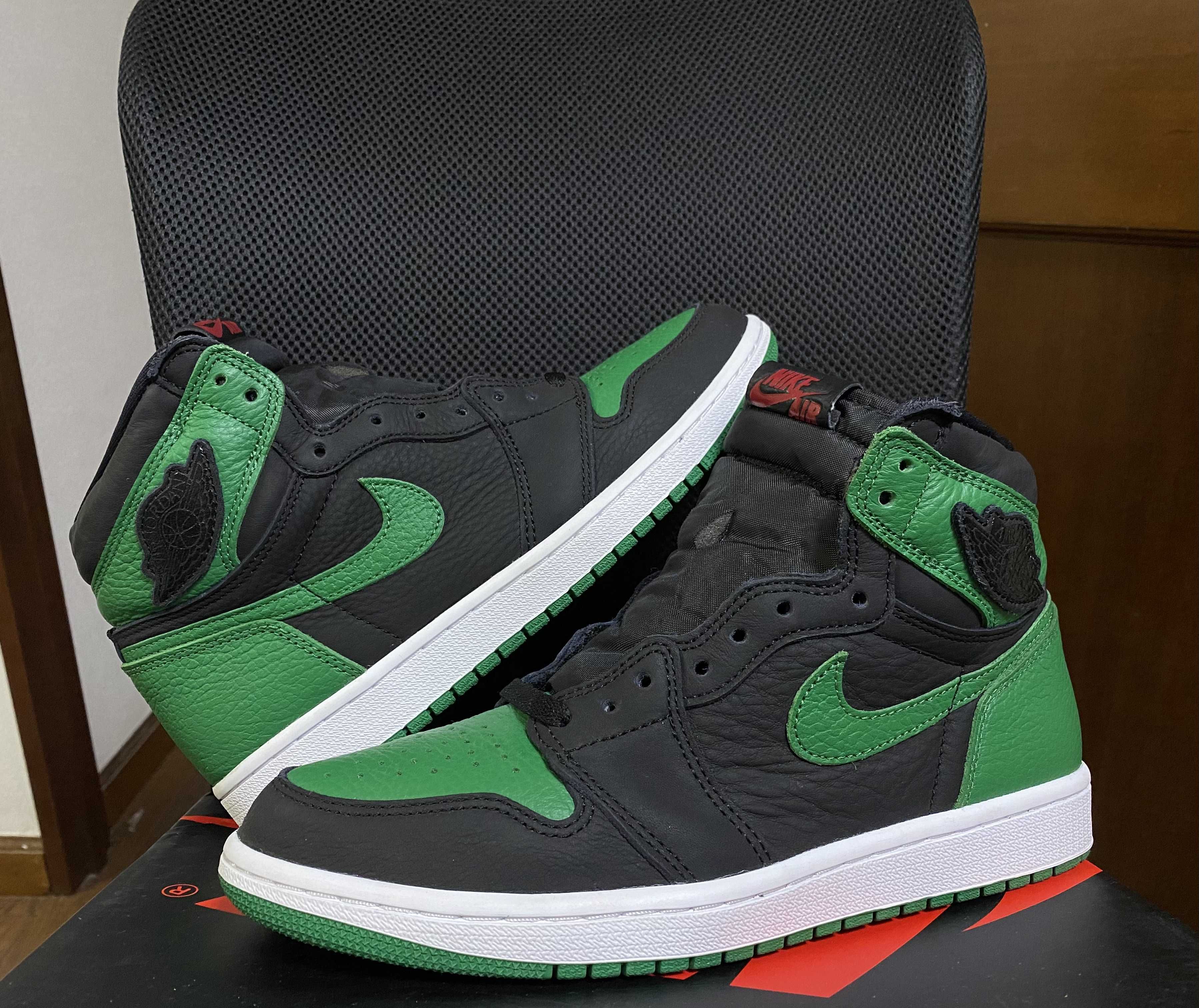Nike Air Jordan 1 Retro High OG "Black/Pine Green" (2020)