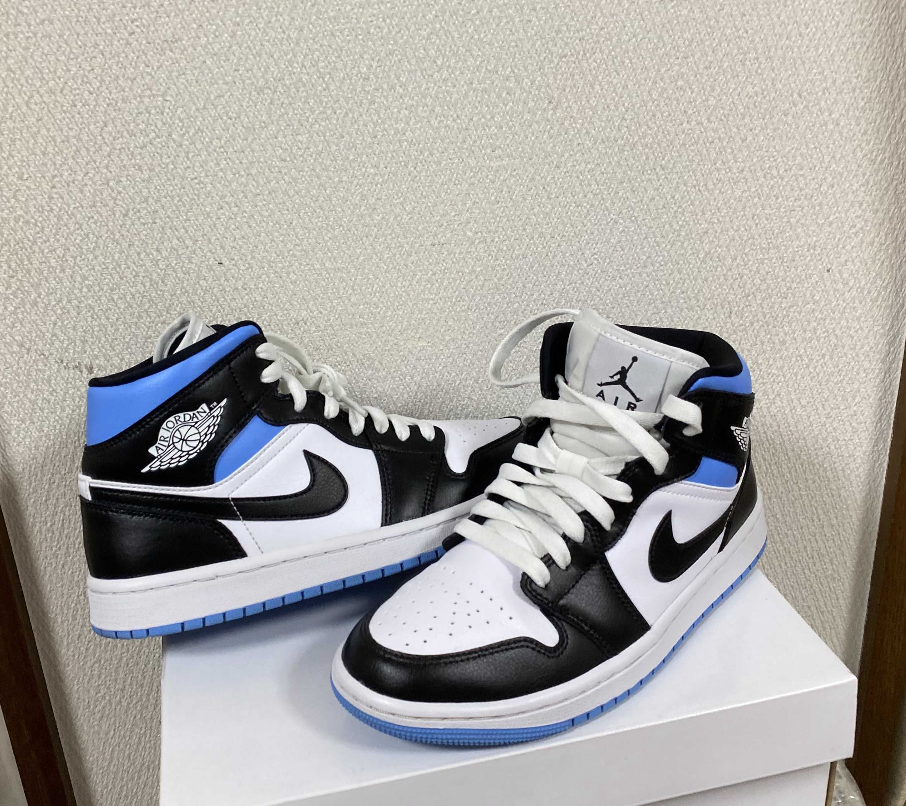 Nike Women's Air Jordan 1 Mid "Black/University Blue"