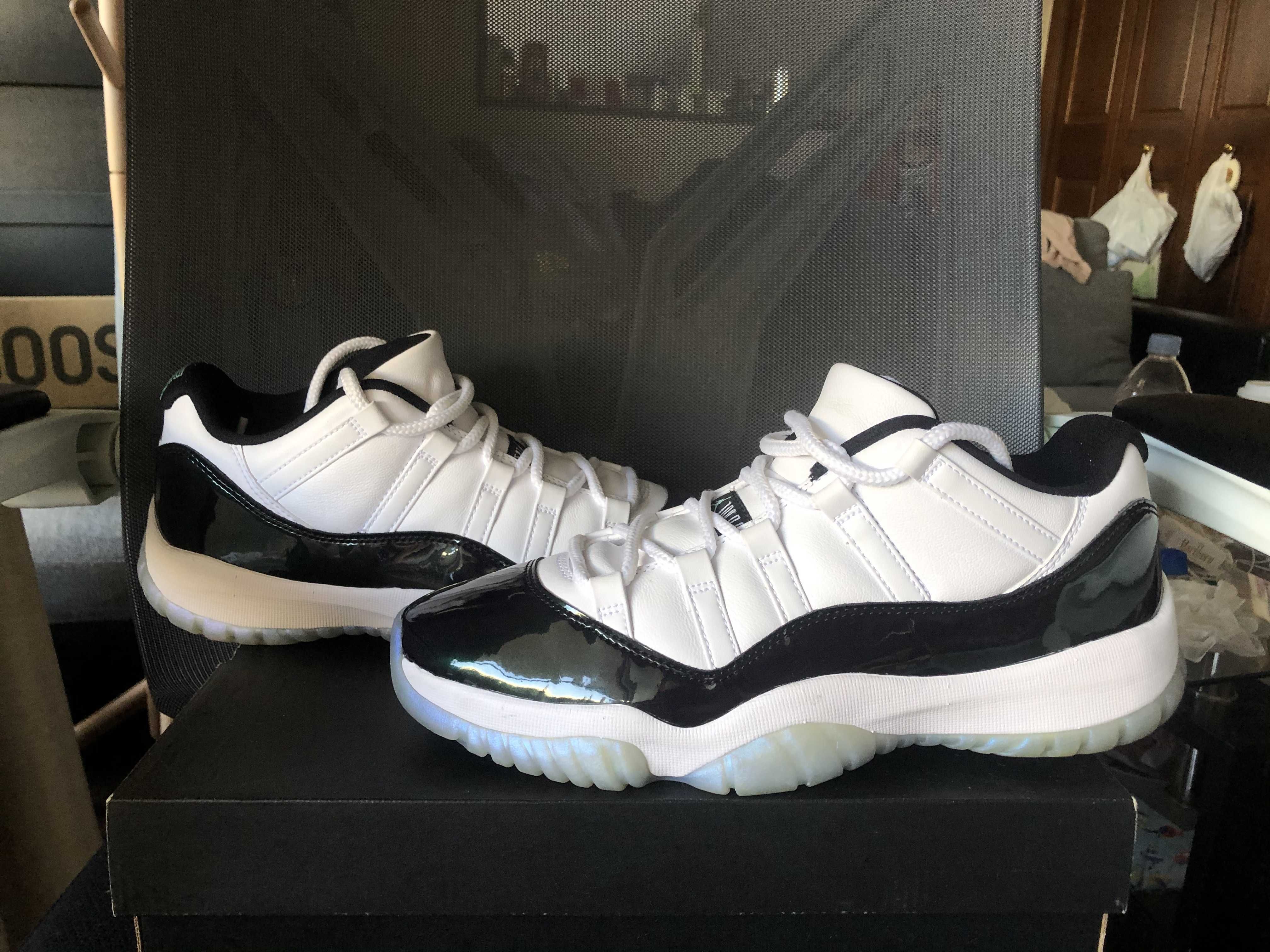 NIKE AIR JORDAN 11 LOW EASTER