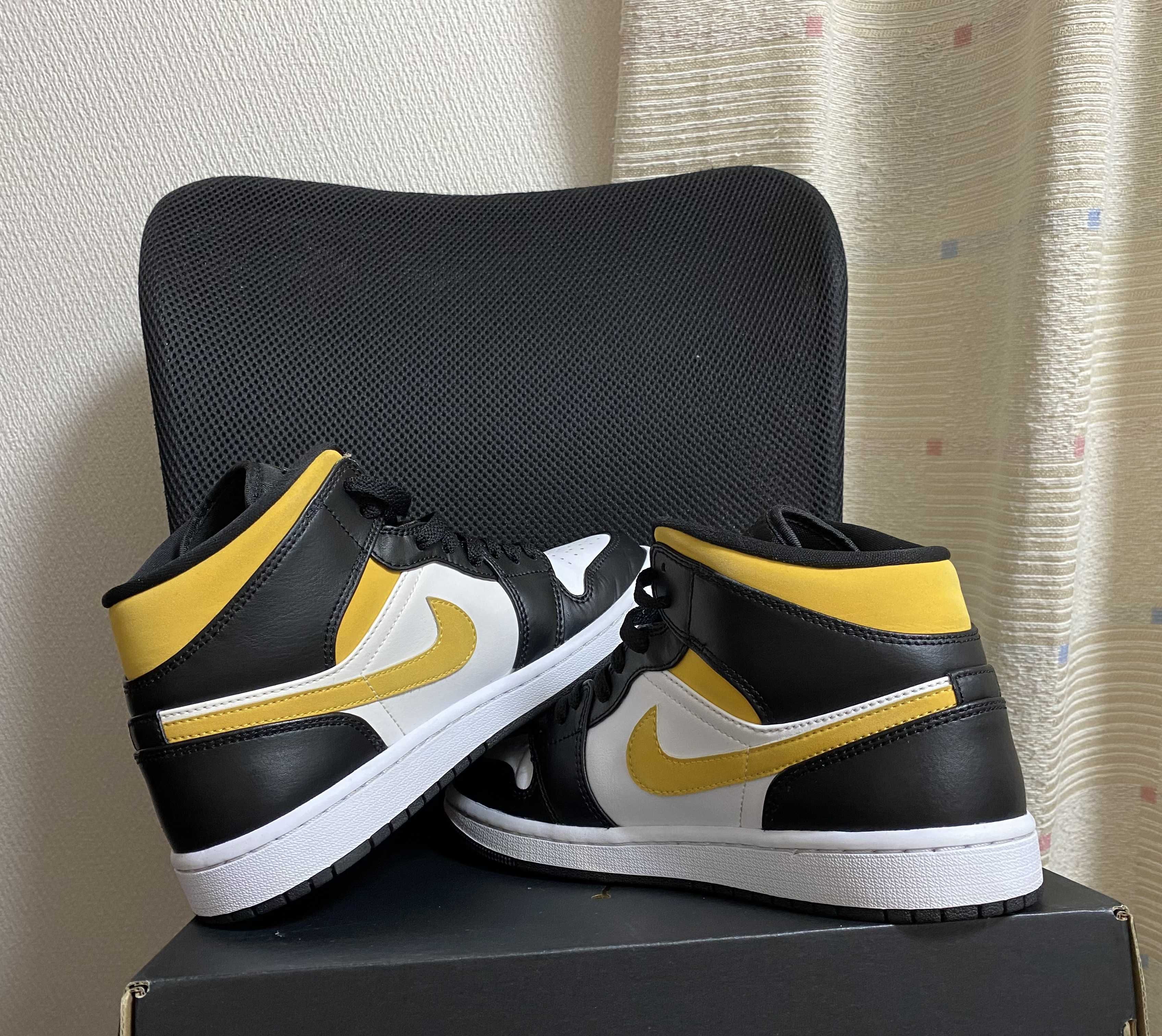 Nike Air Jordan 1 Mid "White/Pollen-Black"