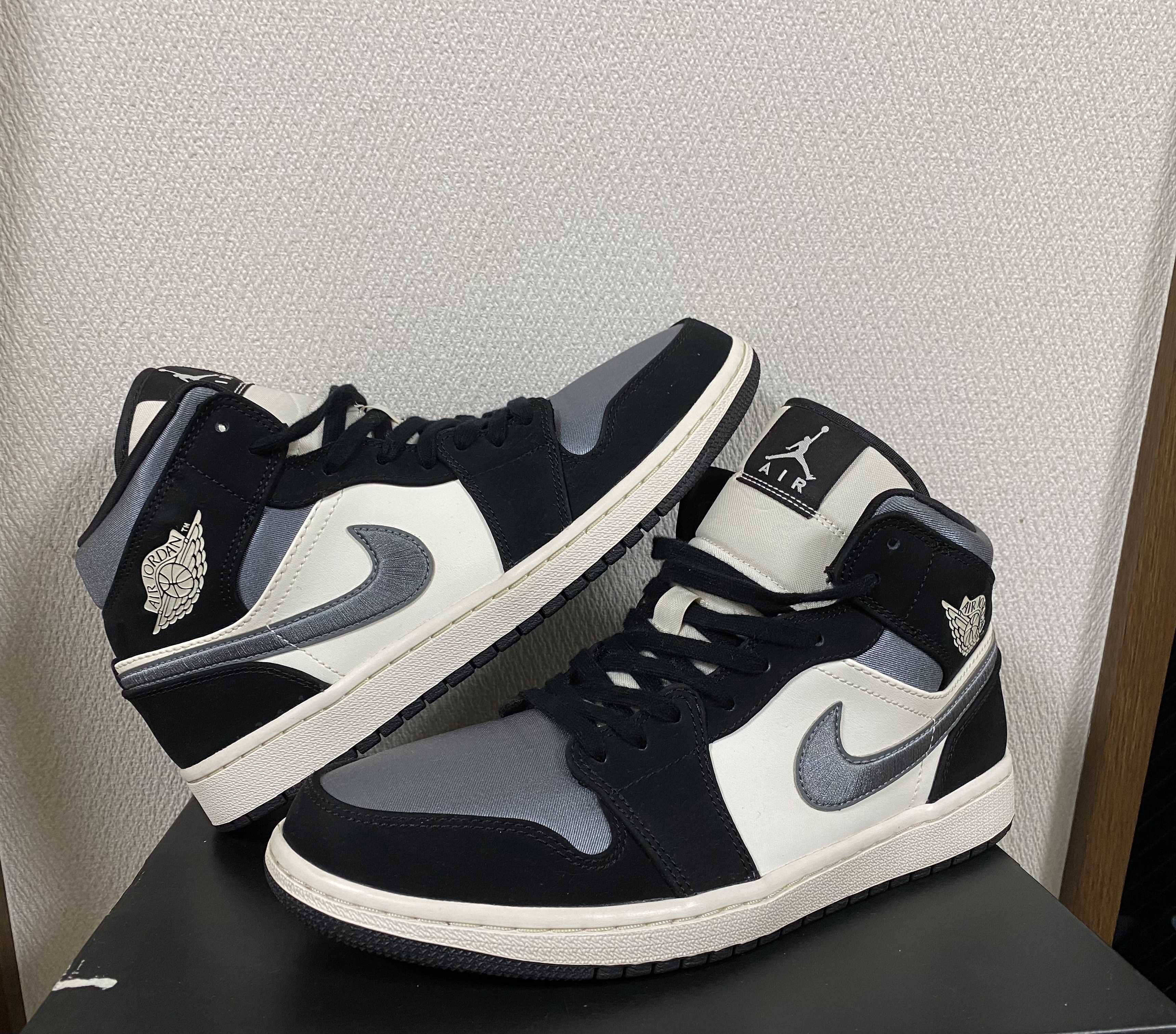 NIKE AIR JORDAN 1 MID SE "WHITE/BLACK/SATIN BLUE"