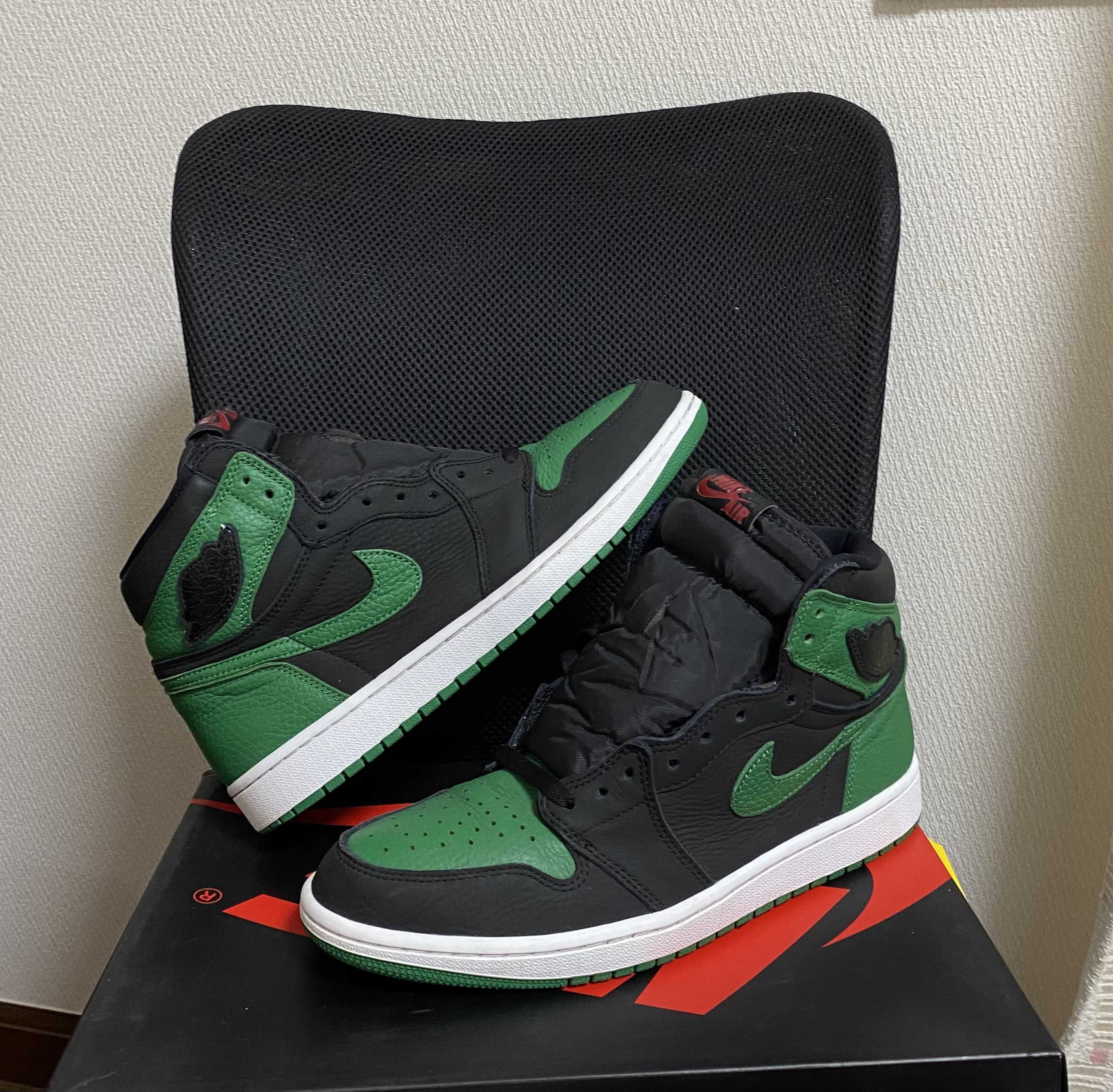 Nike Air Jordan 1 Retro High OG "Black/Pine Green" (2020)