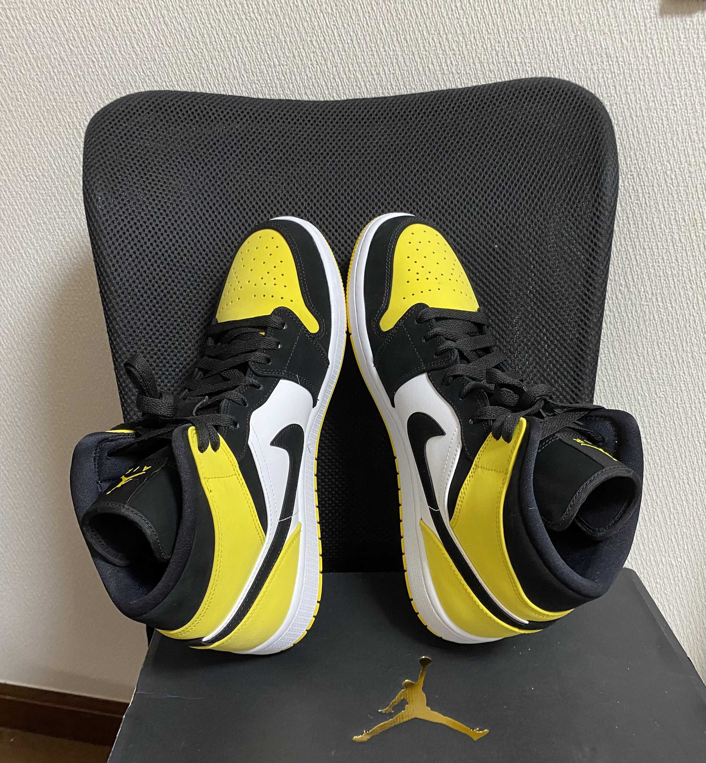 Nike Air Jordan 1 Mid "Yellow Toe Black"