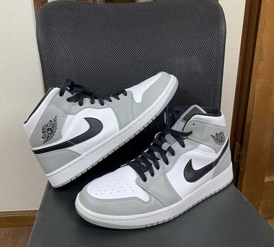 Nike Air Jordan 1 Mid "Light Smoke Grey/White/Black"