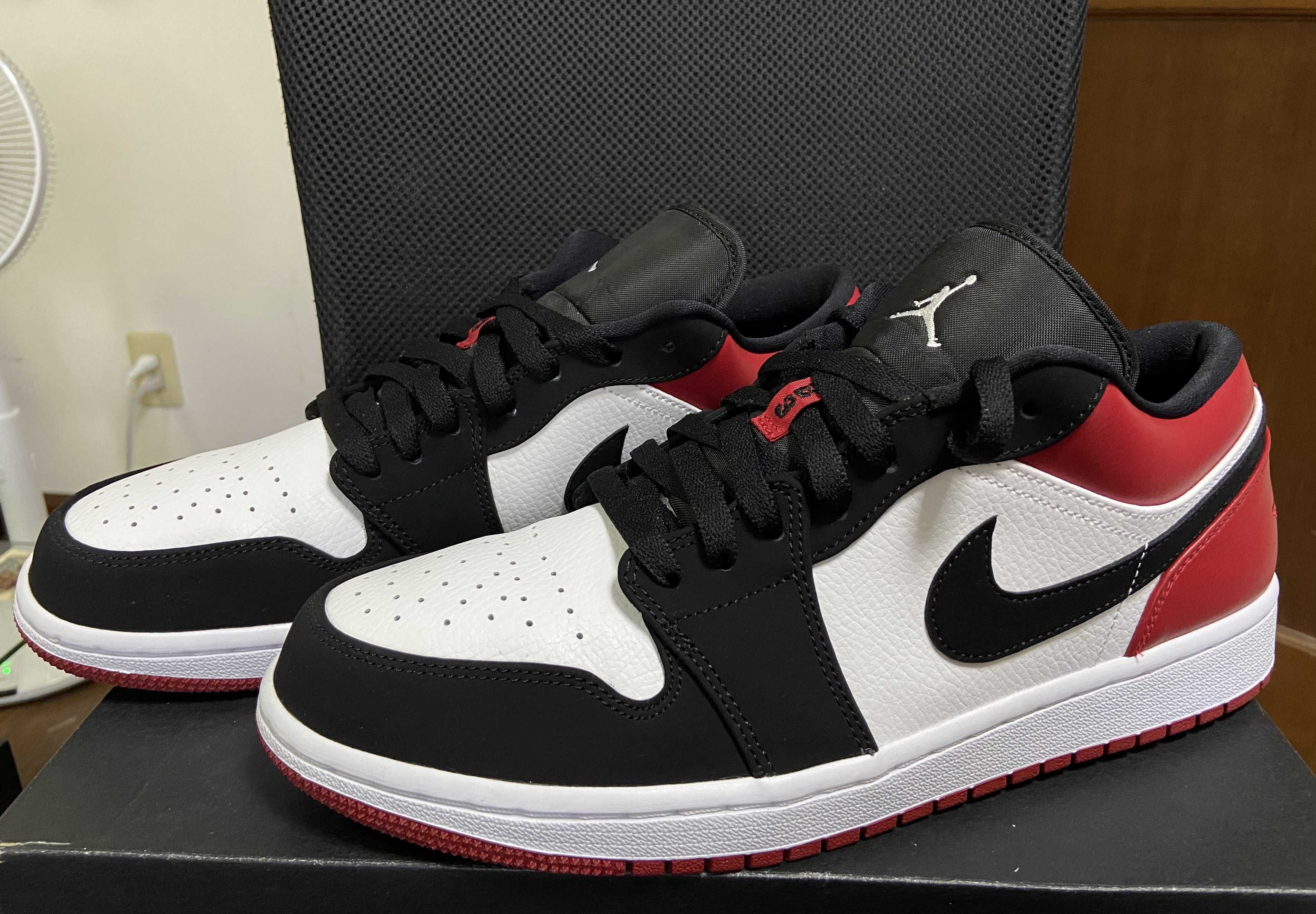 Nike Air Jordan 1 Low "Black Toe"