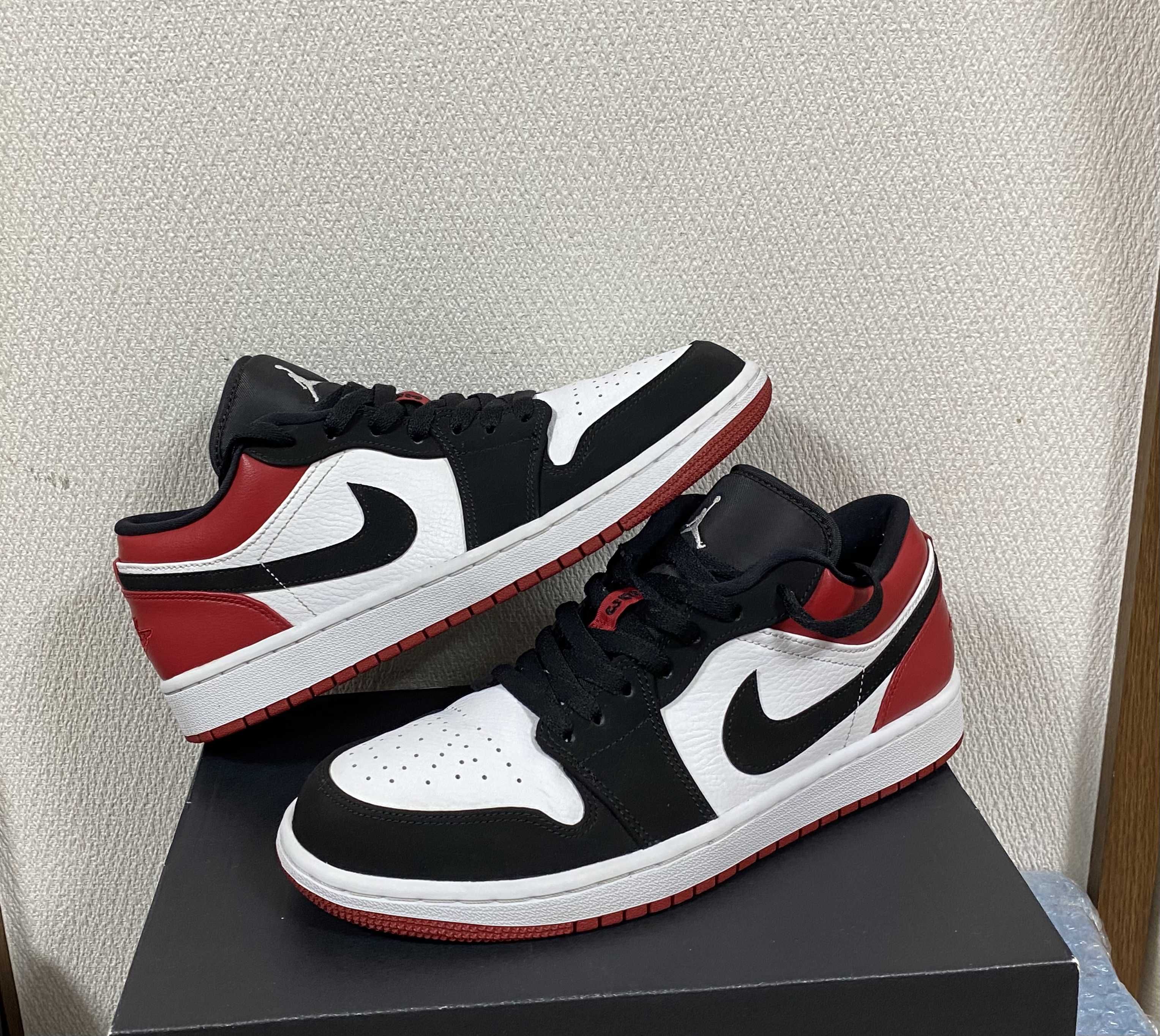 Nike Air Jordan 1 Low "Black Toe"