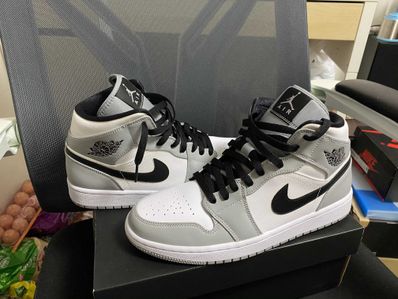 Nike Air Jordan 1 Mid "Light Smoke Grey/White/Black"