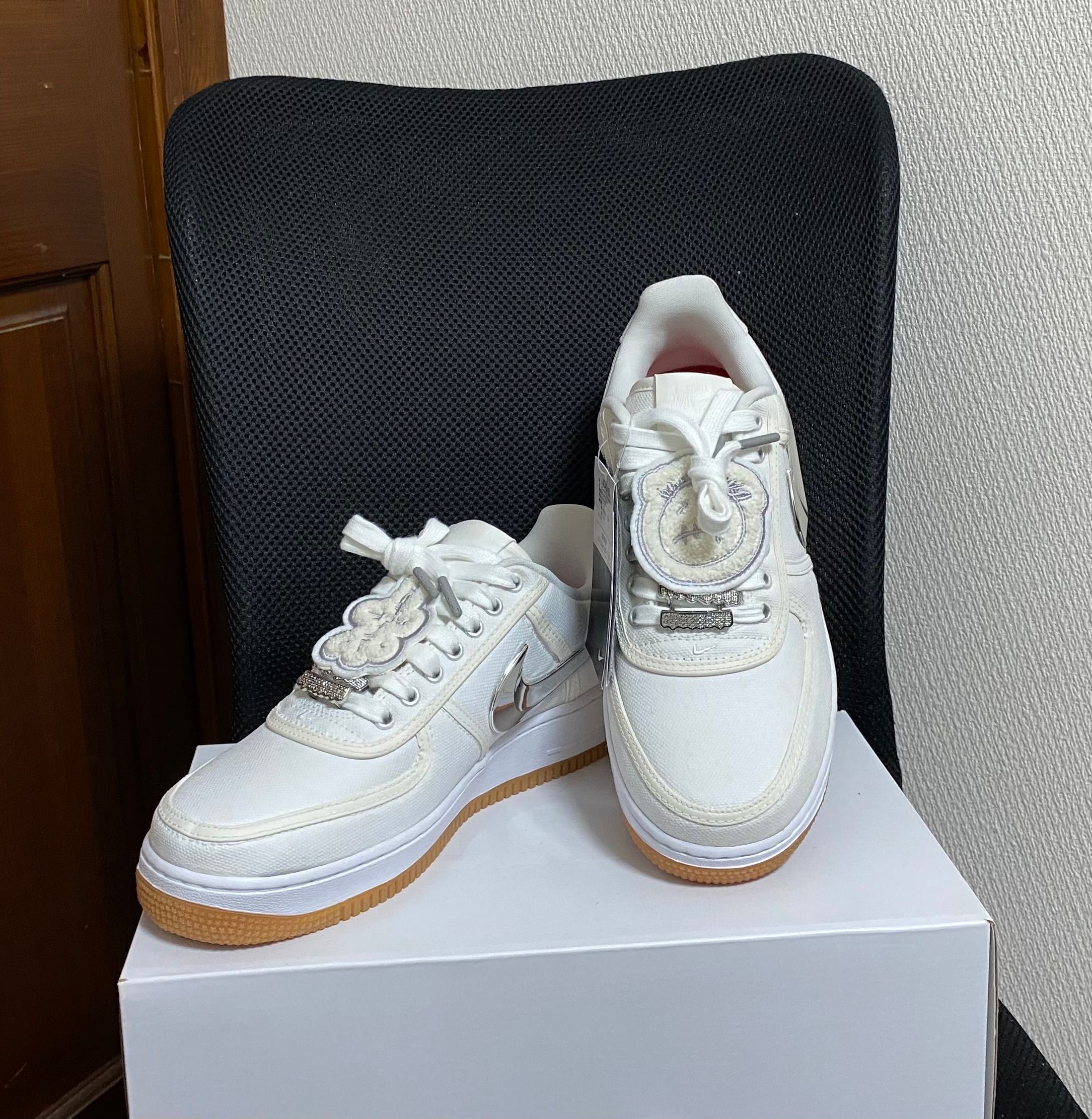 Travis Scott × Nike Air Force 1 Low  (AF100)