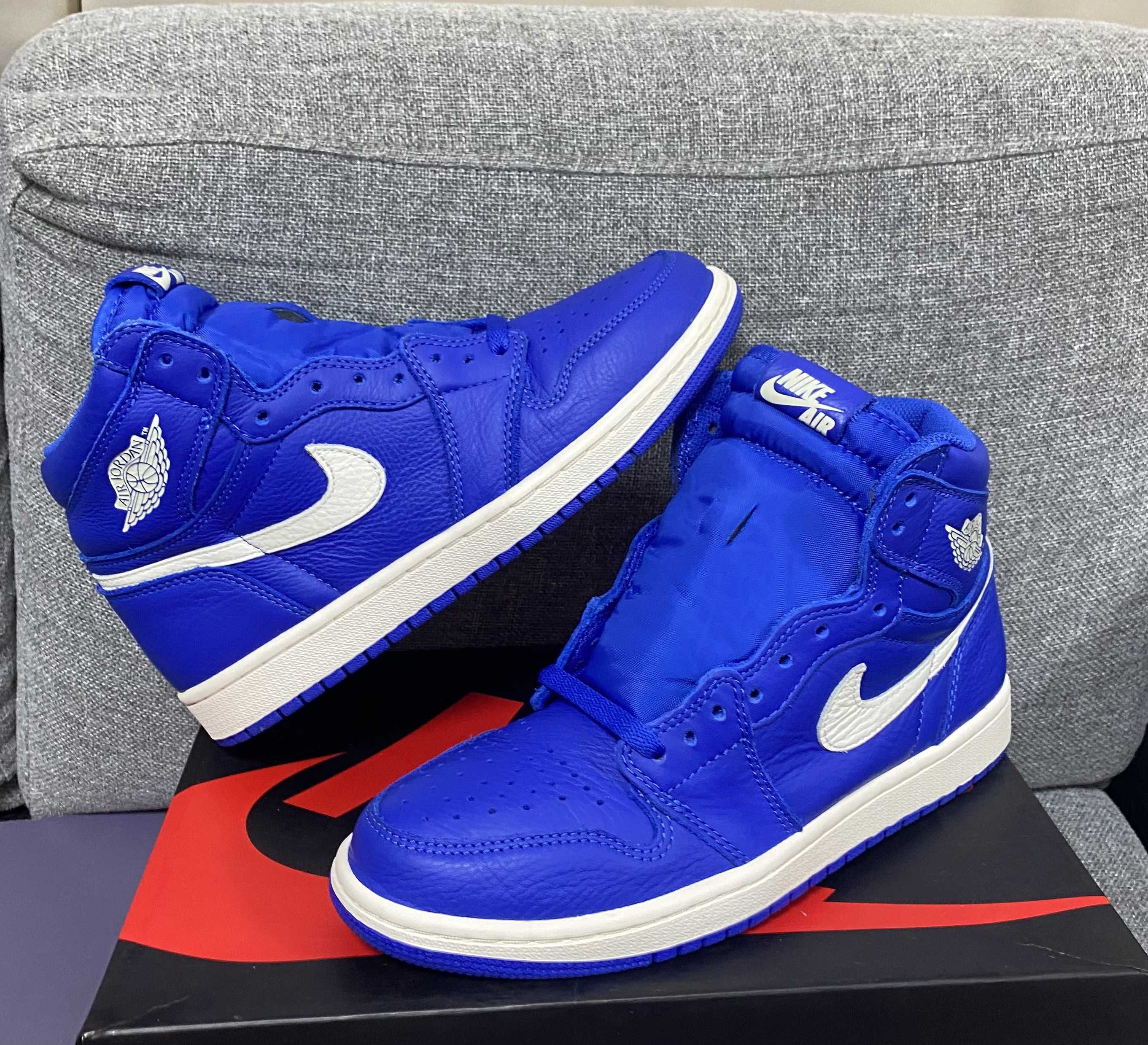 NIKE AIR JORDAN 1 RETRO HIGH "HYPER ROYAL"
