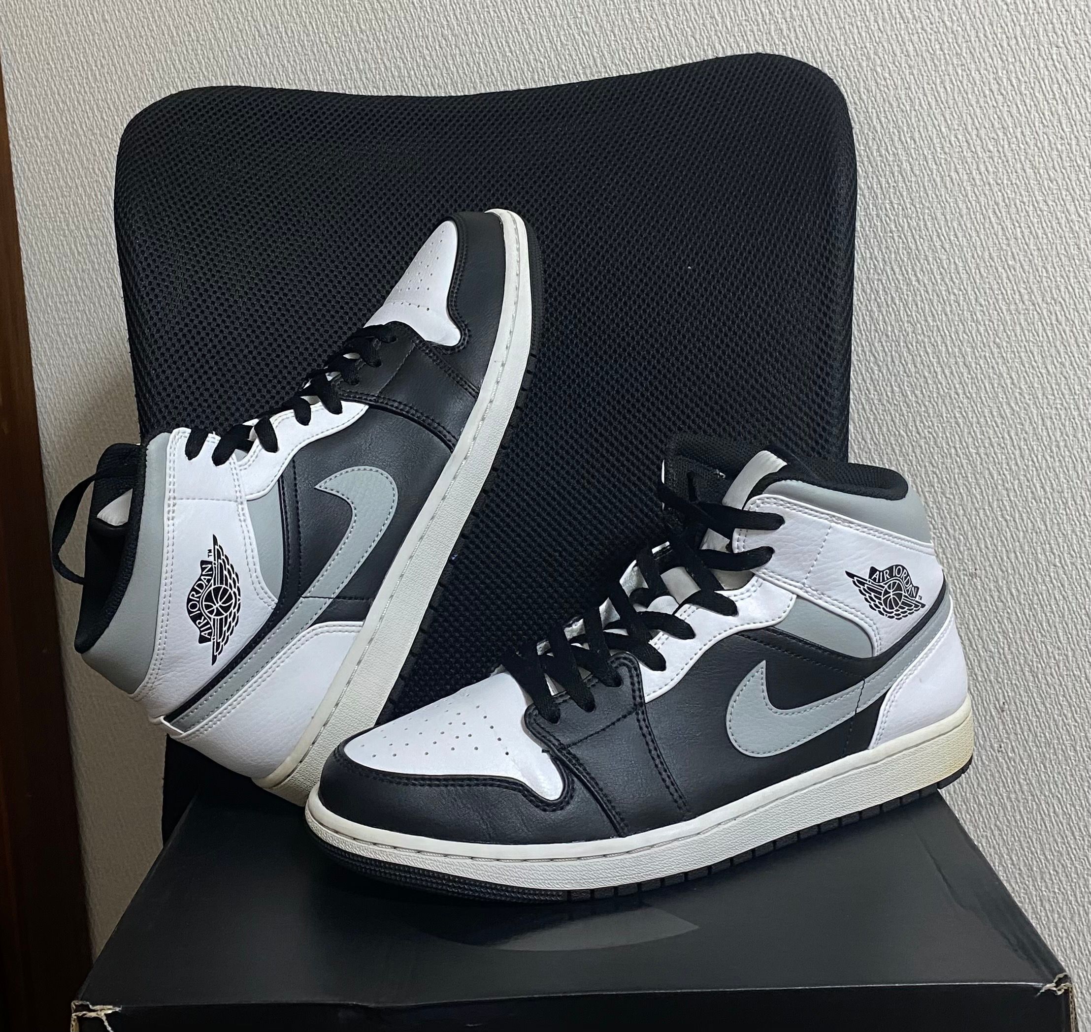 NIKE AIR JORDAN 1 MID "WHITE SHADOW"