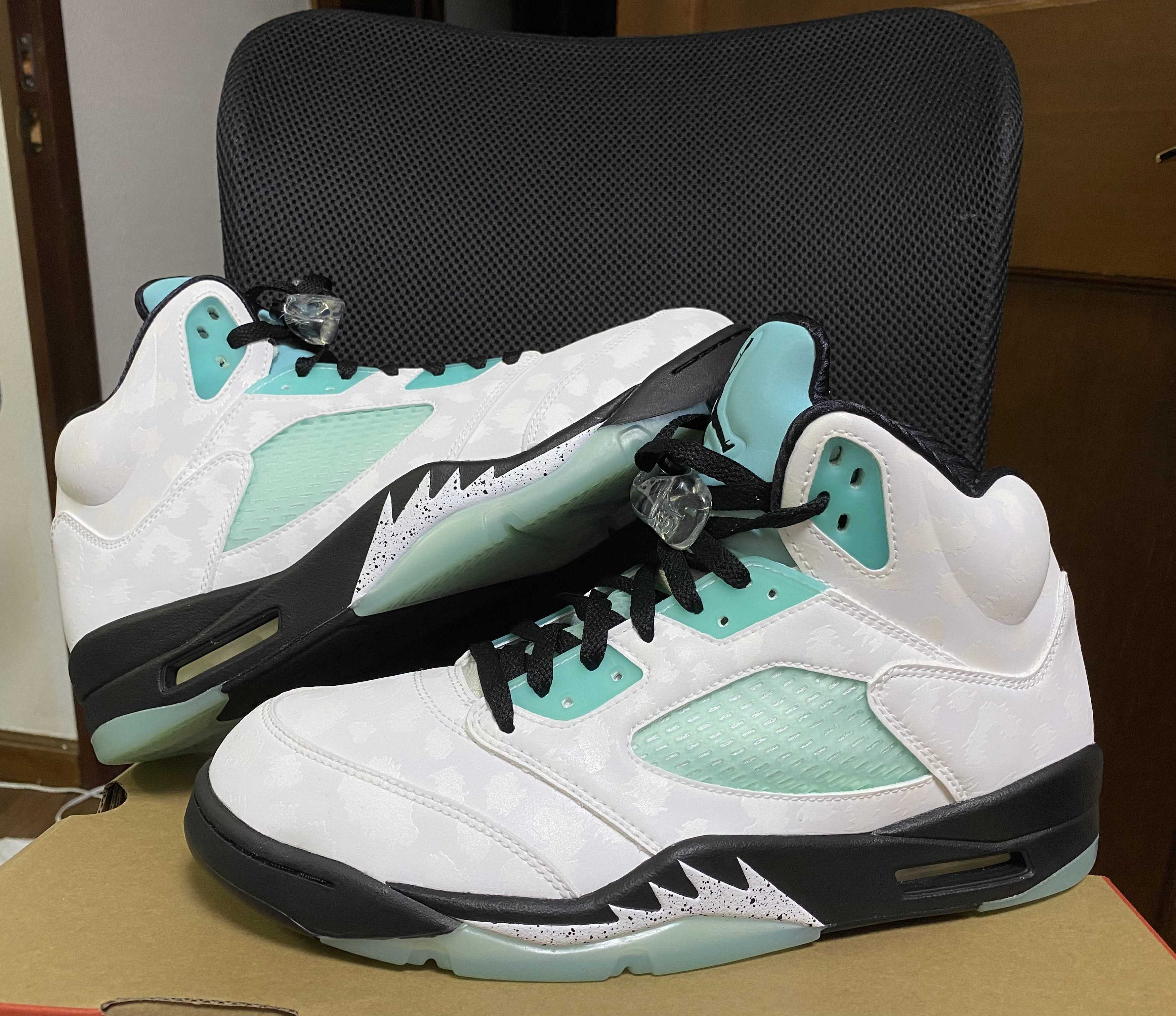 Nike Air Jordan 5 "White/Black/Island Green"