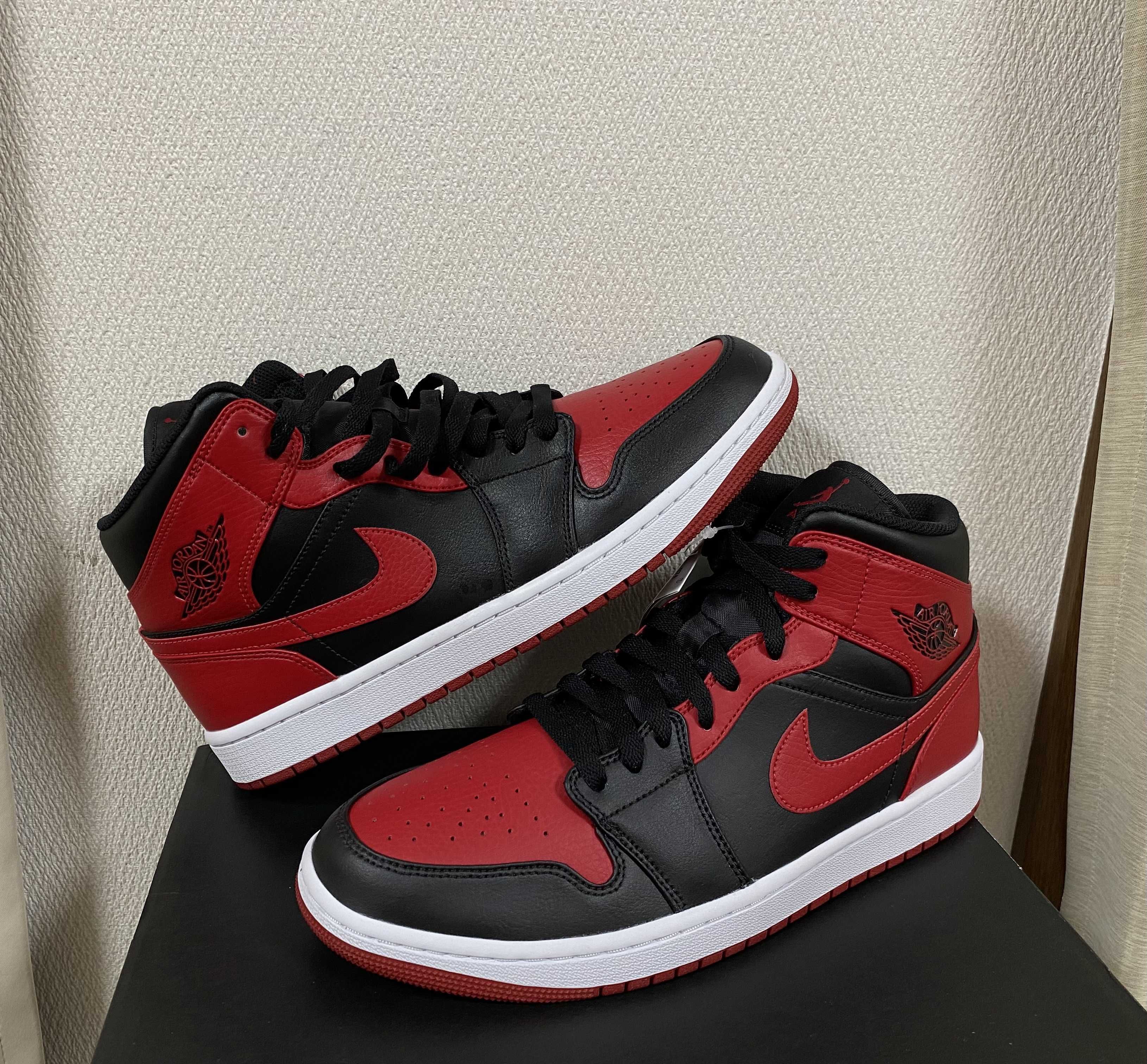 Nike Air Jordan 1 Mid "Bred"