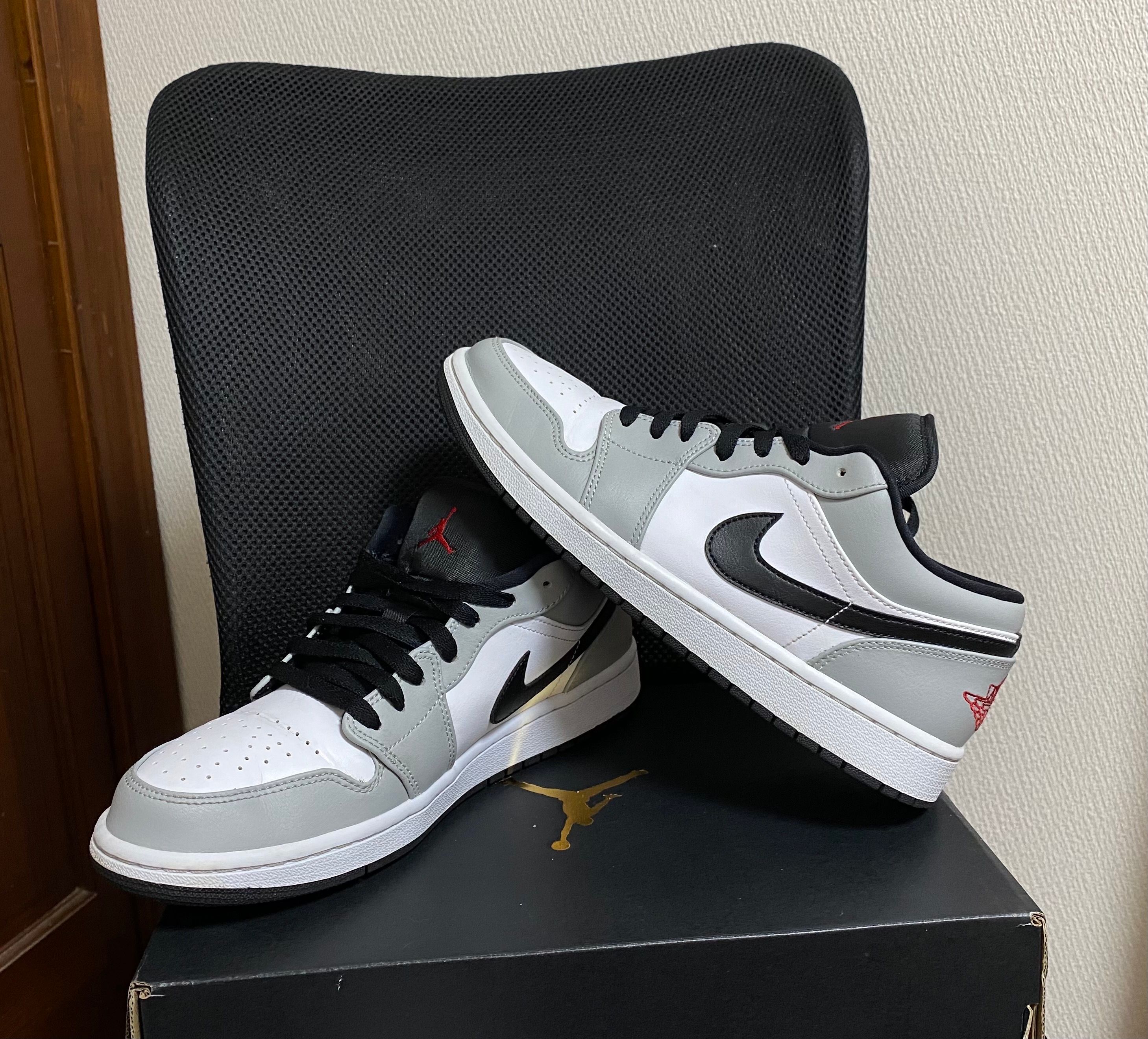 NIKE AIR JORDAN 1 LOW "LIGHT SMOKE GREY"