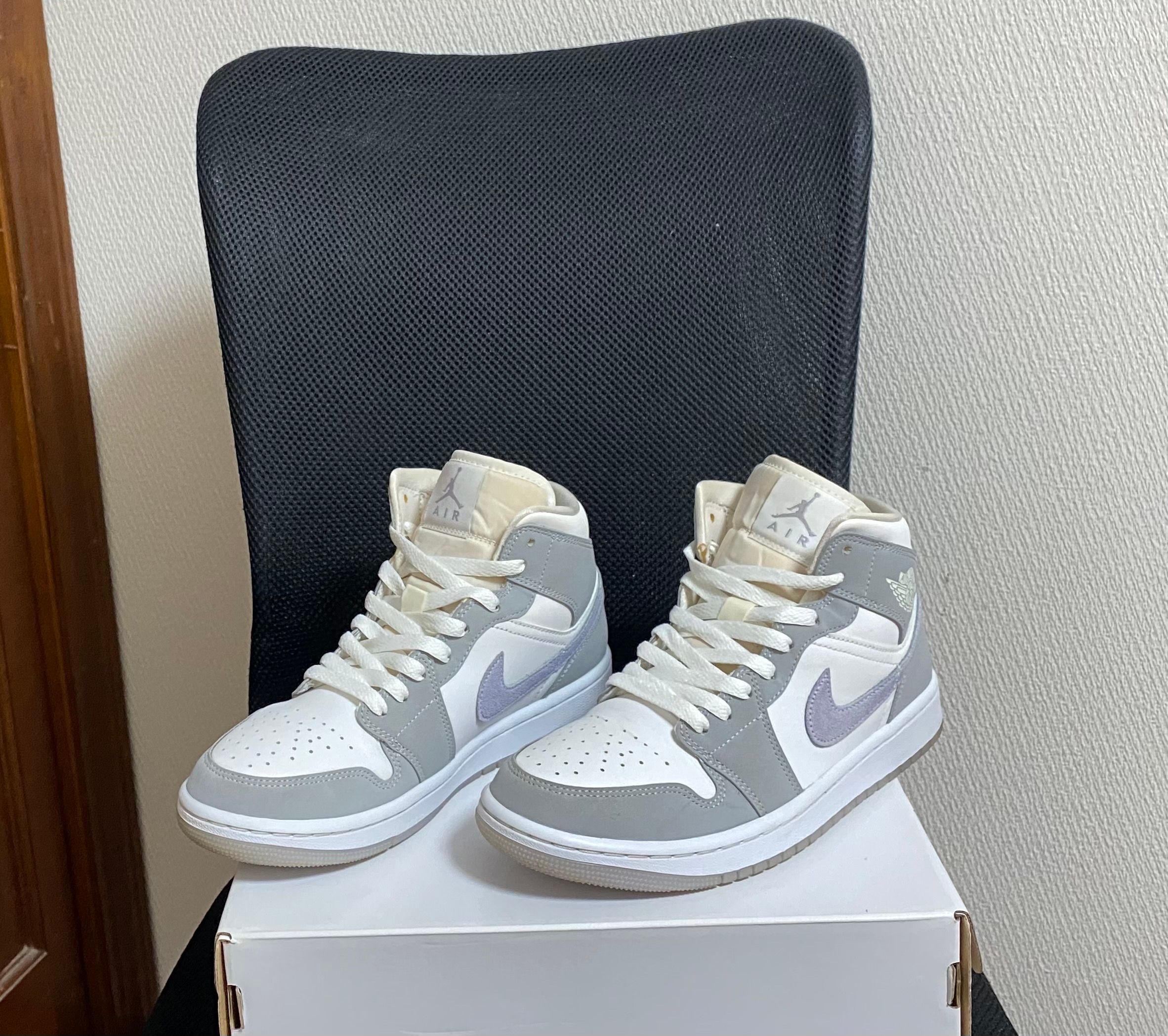 Nike Women's Air Jordan 1 Mid "Wolf Grey"