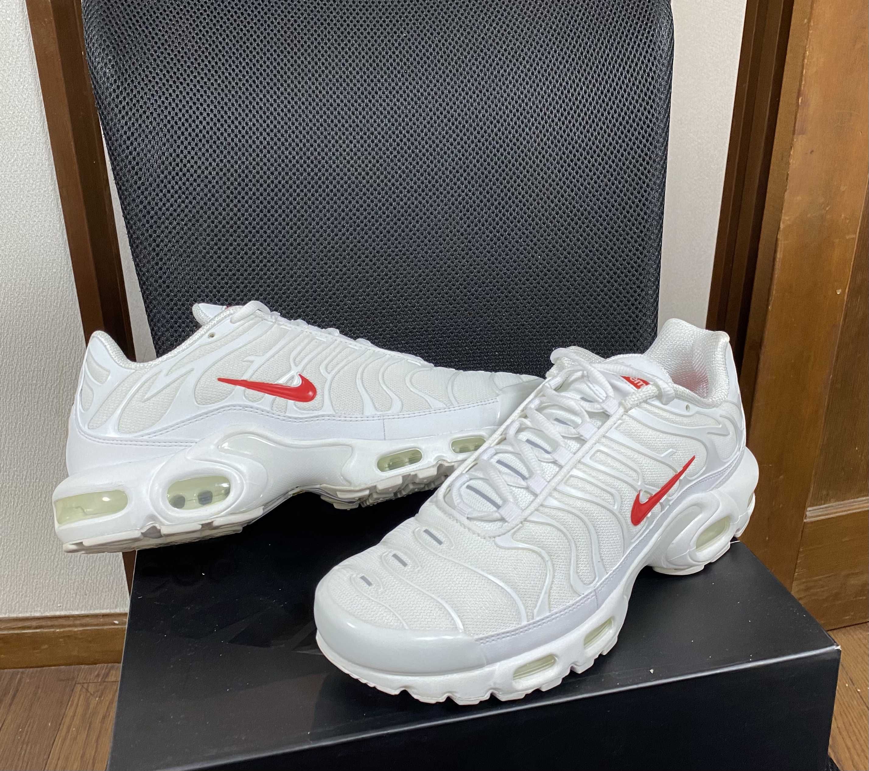 Supreme x Nike Air Max Plus TN "White/Speed Red"