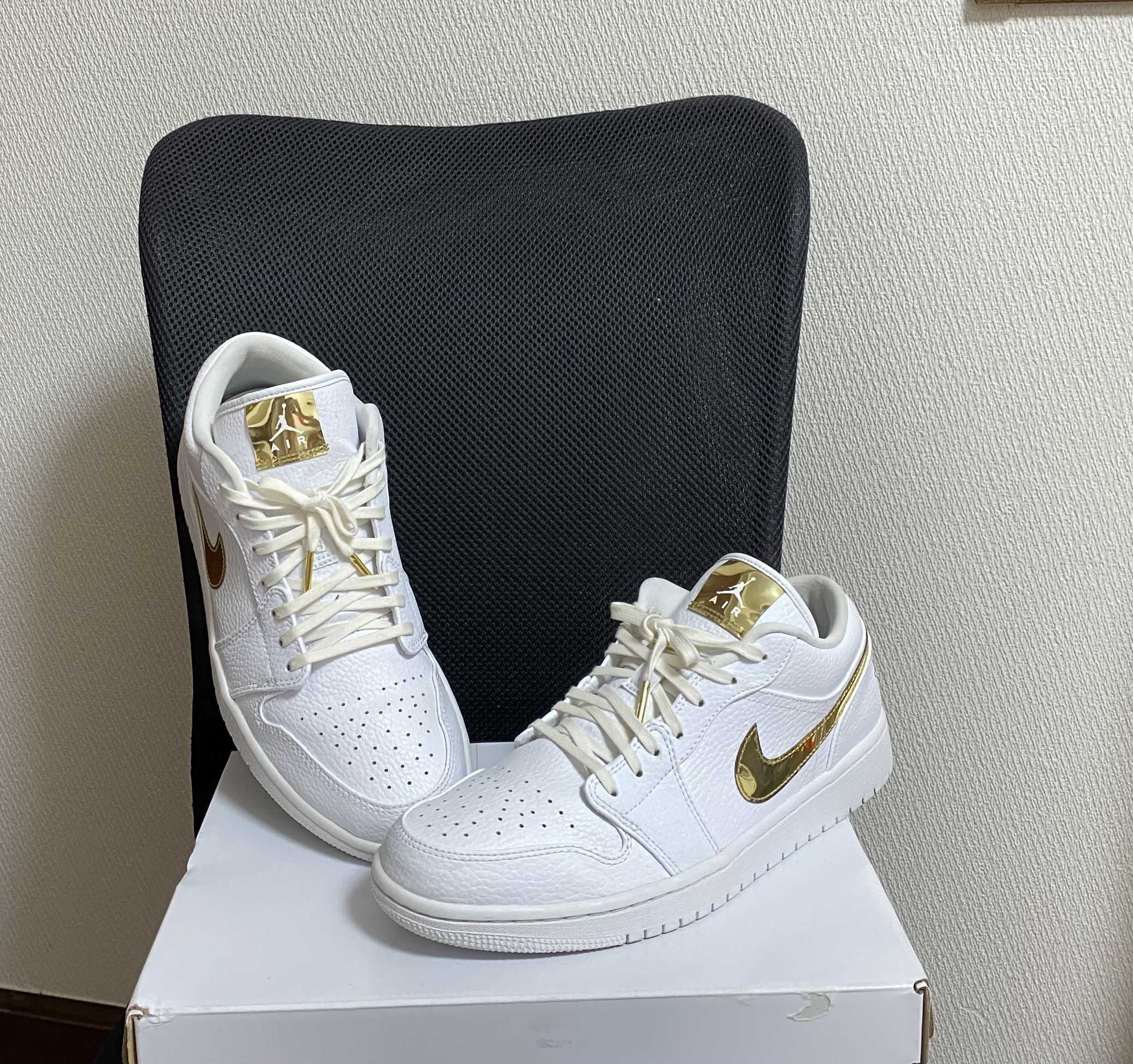 NIKE Women's AIR JORDAN 1 LOW SE "WHITE/GOLD"