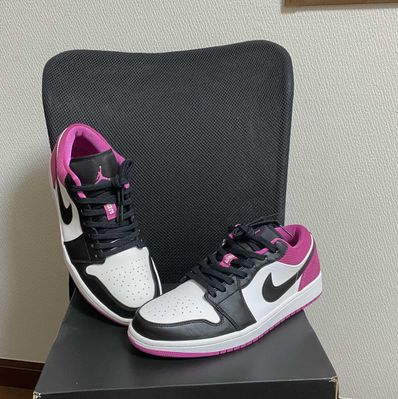 Nike Air Jordan 1 Low "Black/White-Magenta"