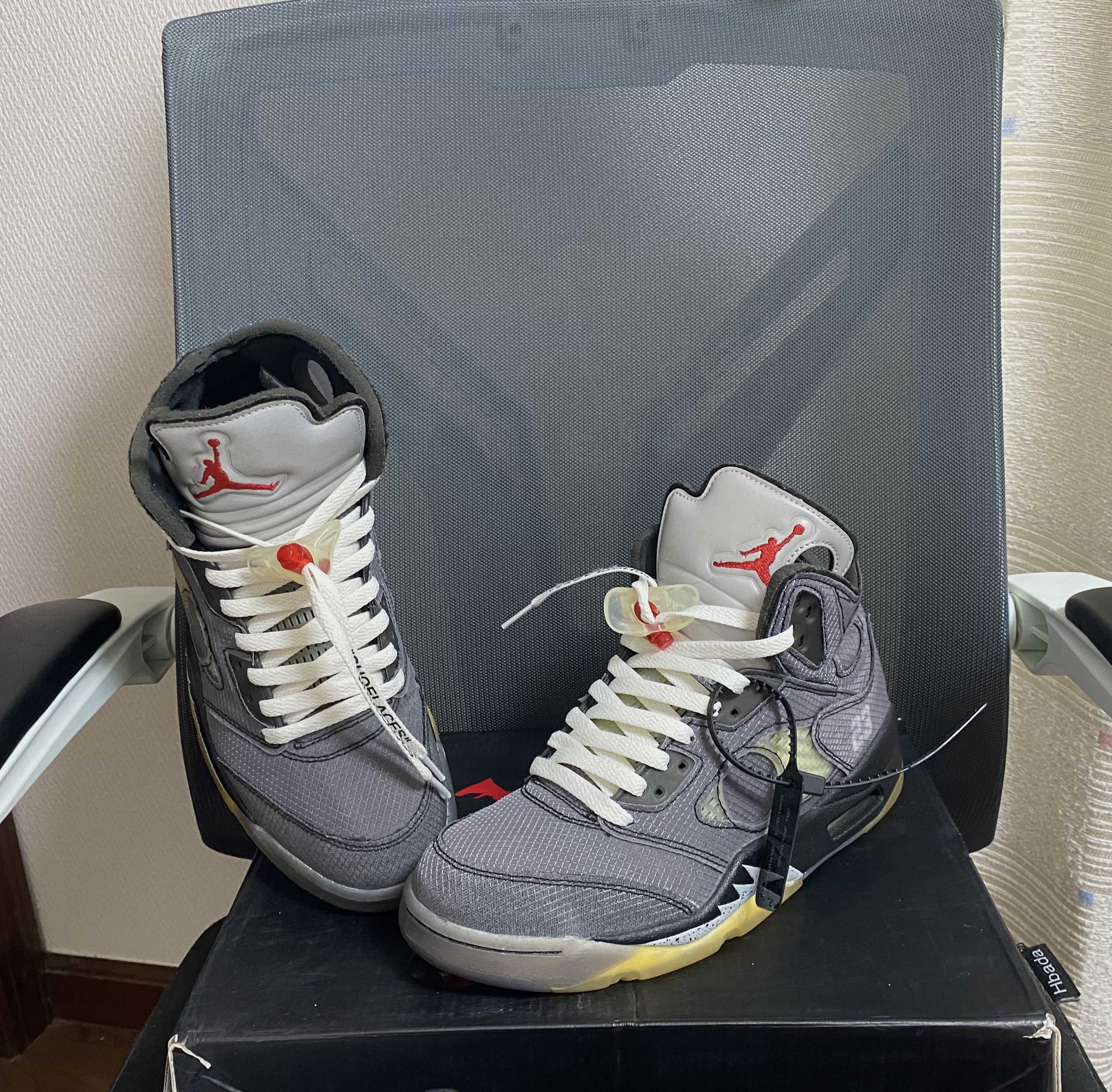 Off-White × Nike Air Jordan 5 "Black/Muslin/Fire Red"