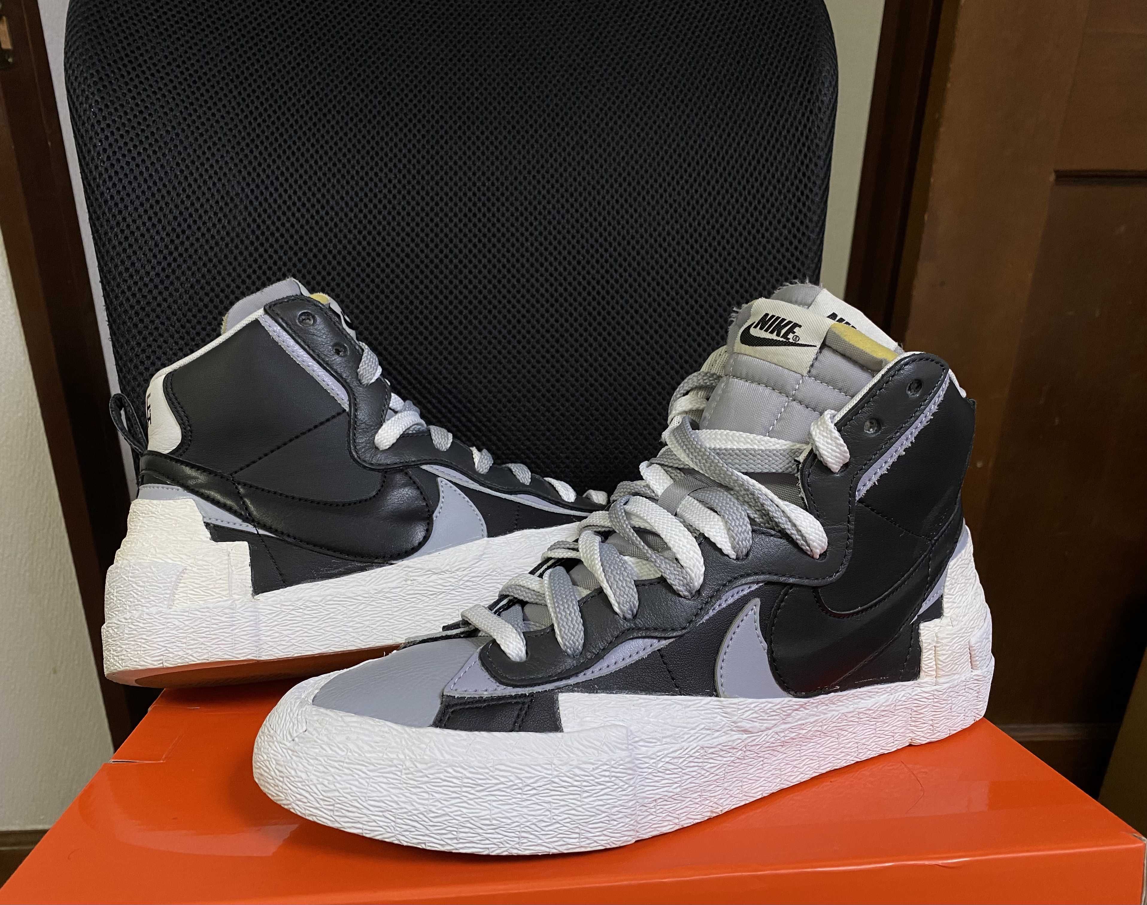 sacai × NIKE BLAZER MID "BLACK/WOLF GREY/WHITE"