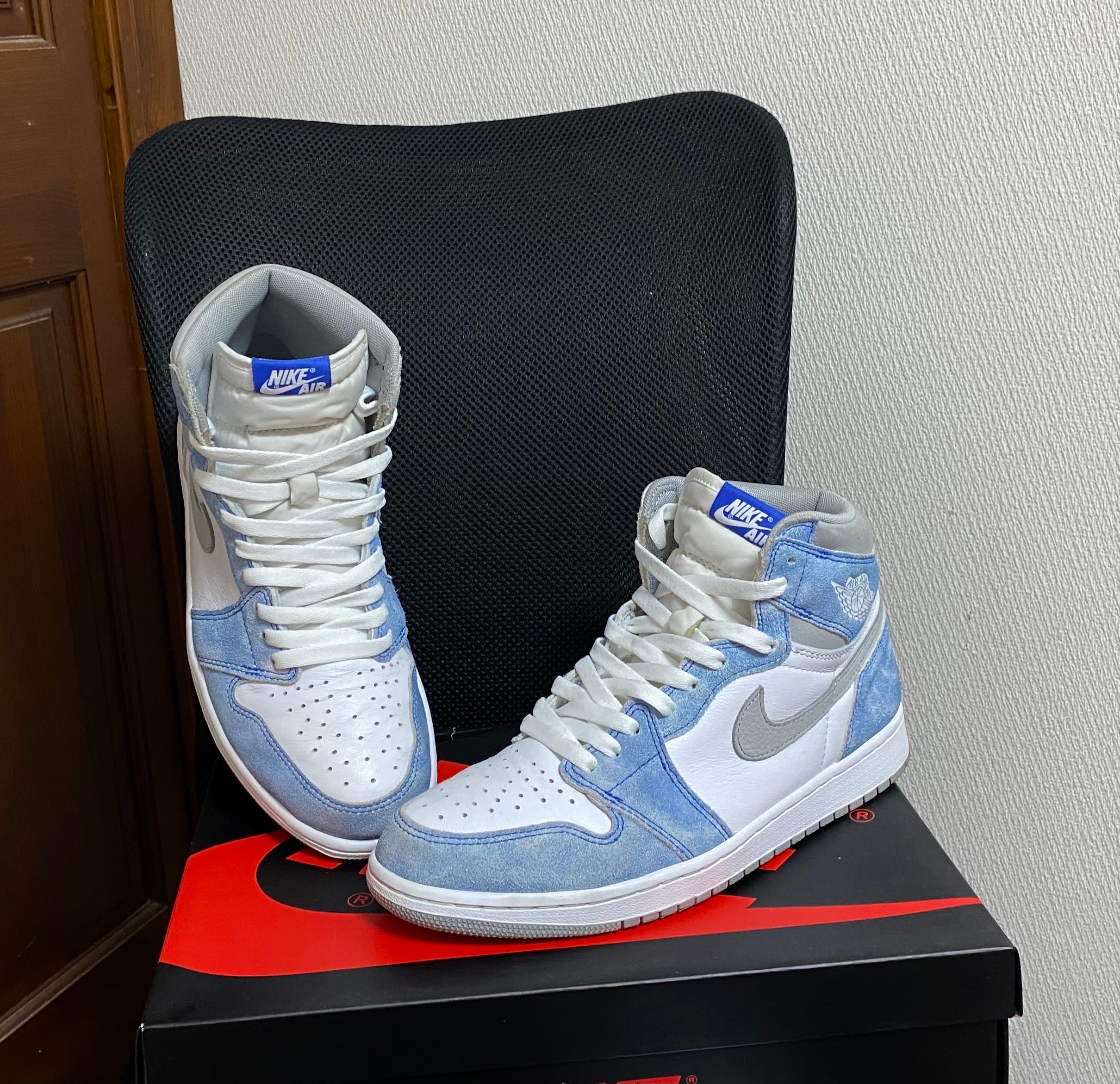 Nike Air Jordan 1 High OG "Hyper Royal"