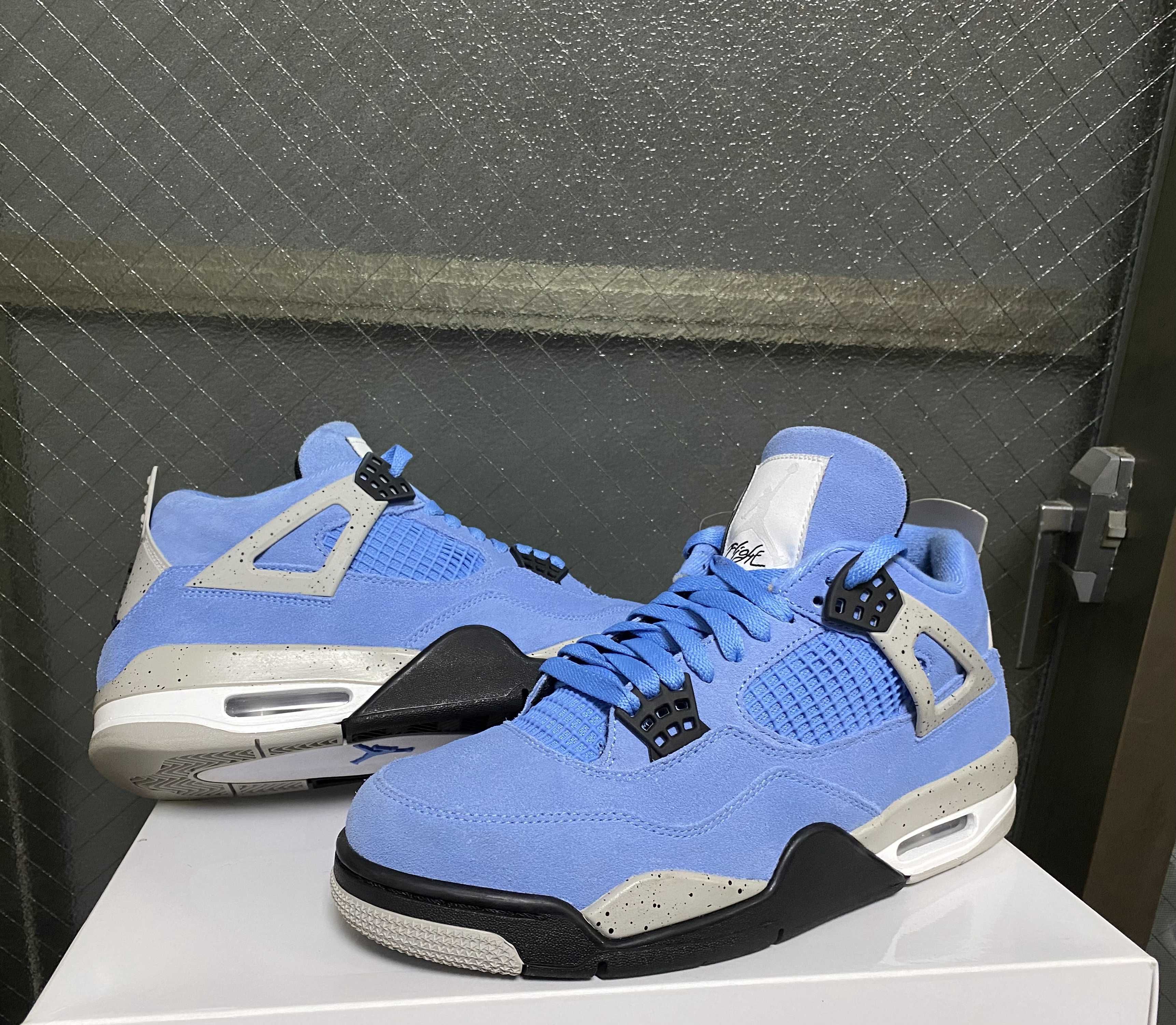 Nike Air Jordan 4 "University Blue"