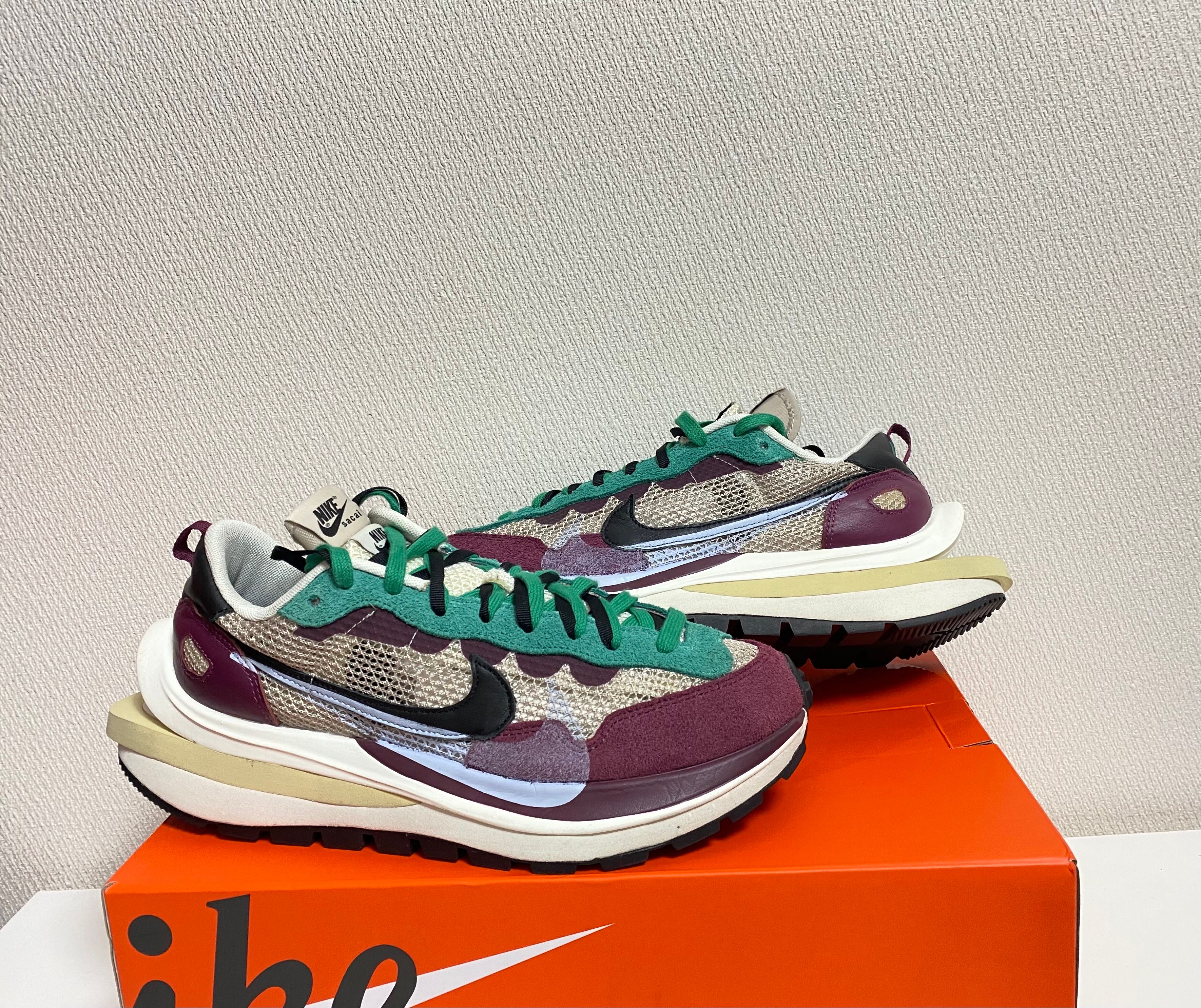 sacai × Nike Vapor Waffle "String/Red/Green"