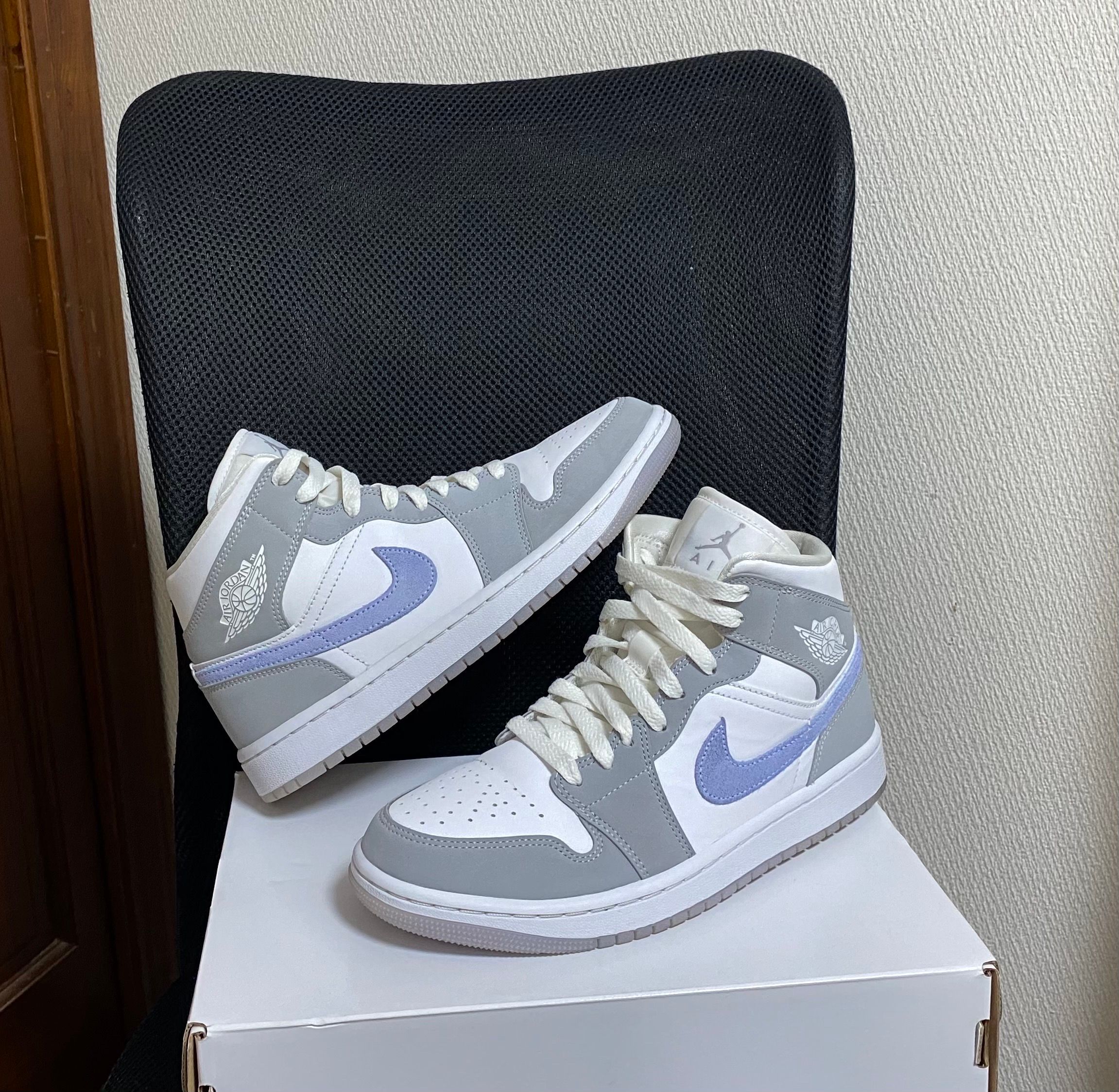 Nike Women's Air Jordan 1 Mid "Wolf Grey"