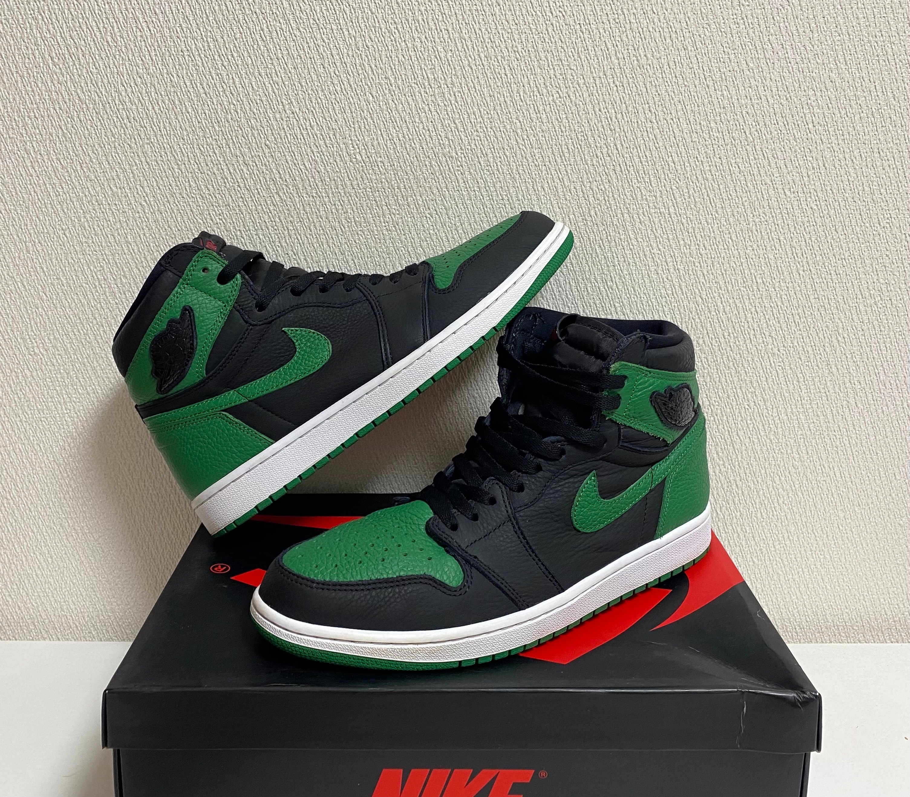 Nike Air Jordan 1 Retro High OG "Black/Pine Green" (2020)      