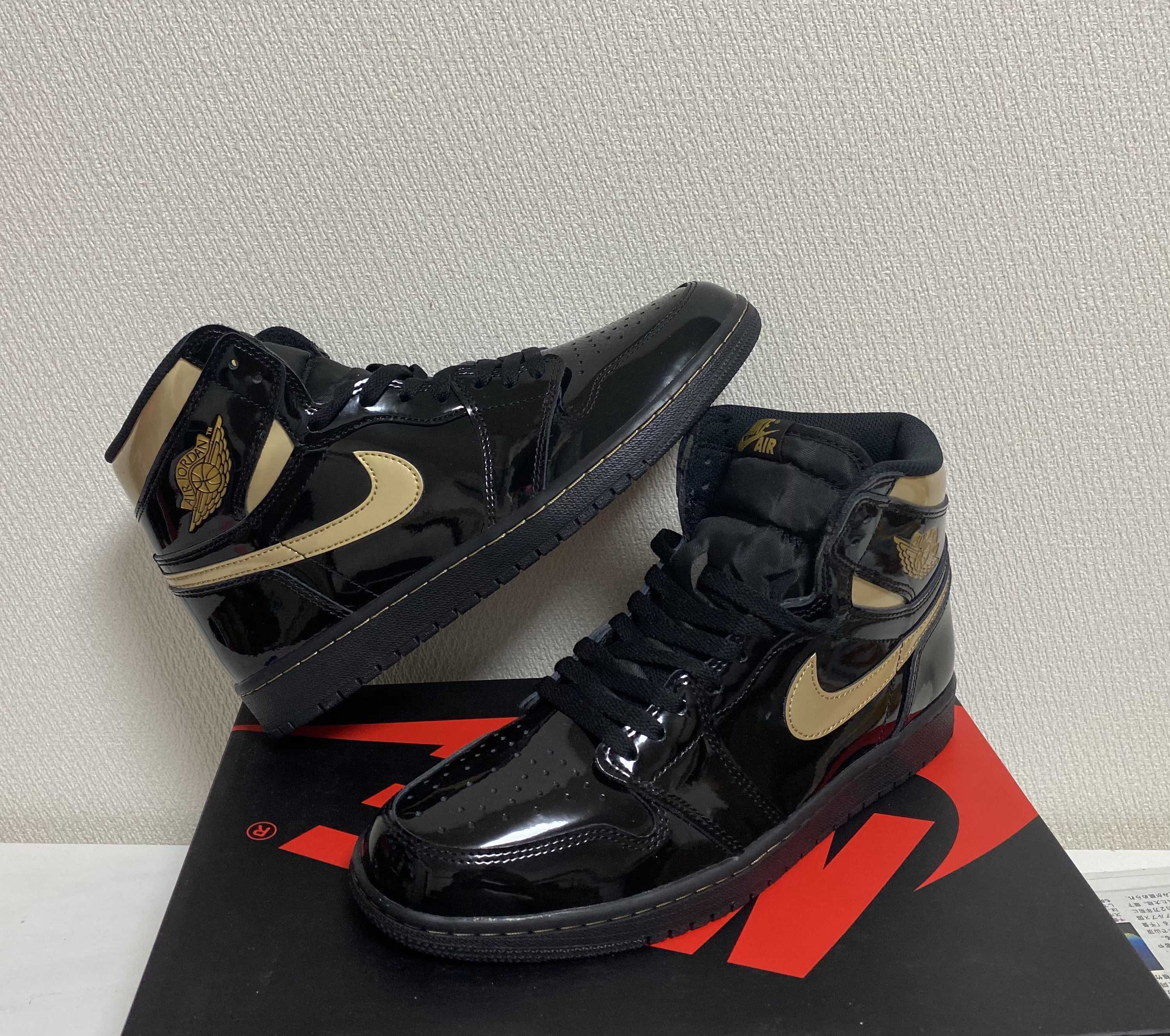 Nike Air Jordan 1 High OG "Black-Metalic Gold"