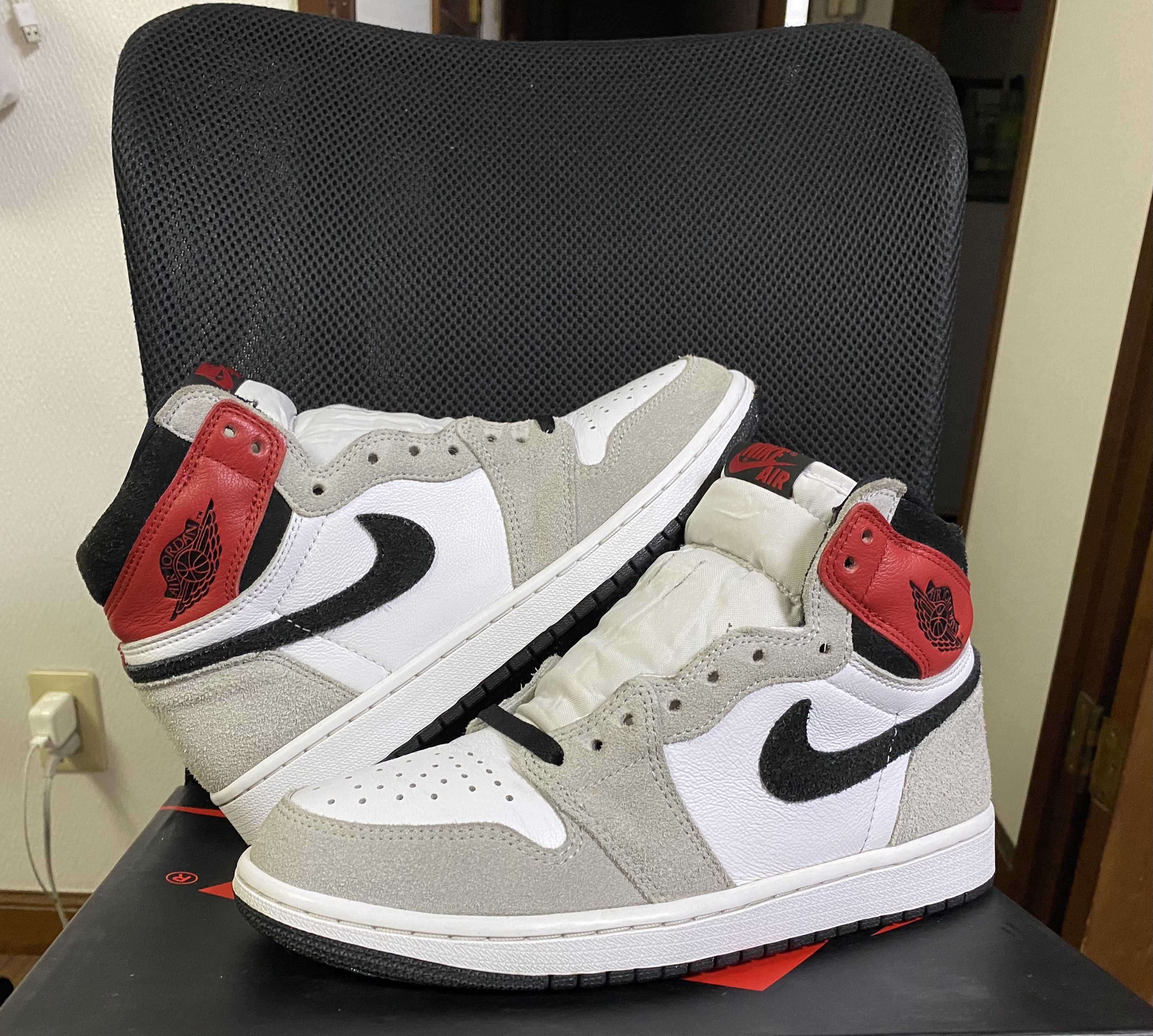 Nike Air Jordan 1 High OG "White/Black/Light Smoke Grey"