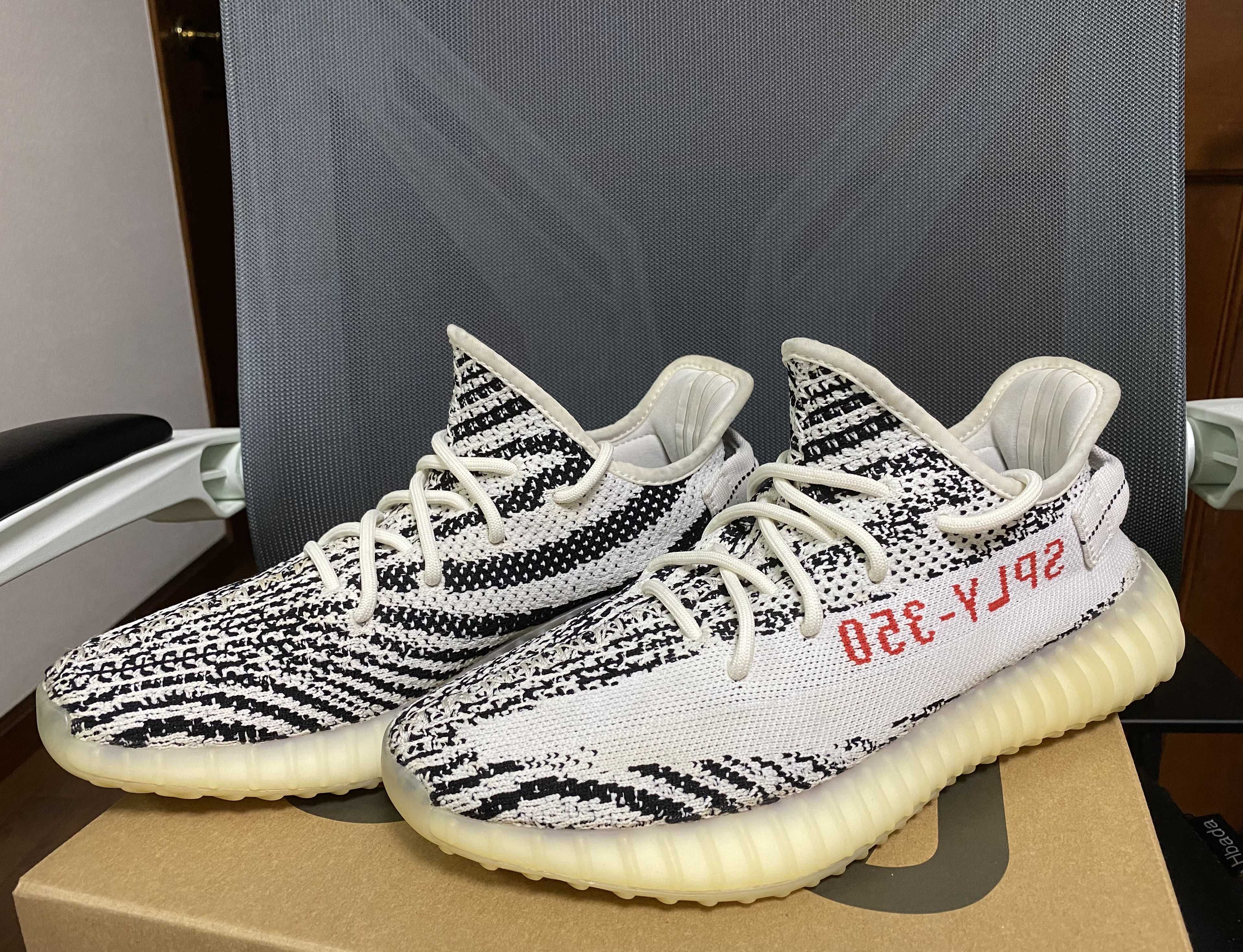 adidas YEEZY Boost 350 V2 "Zebra"