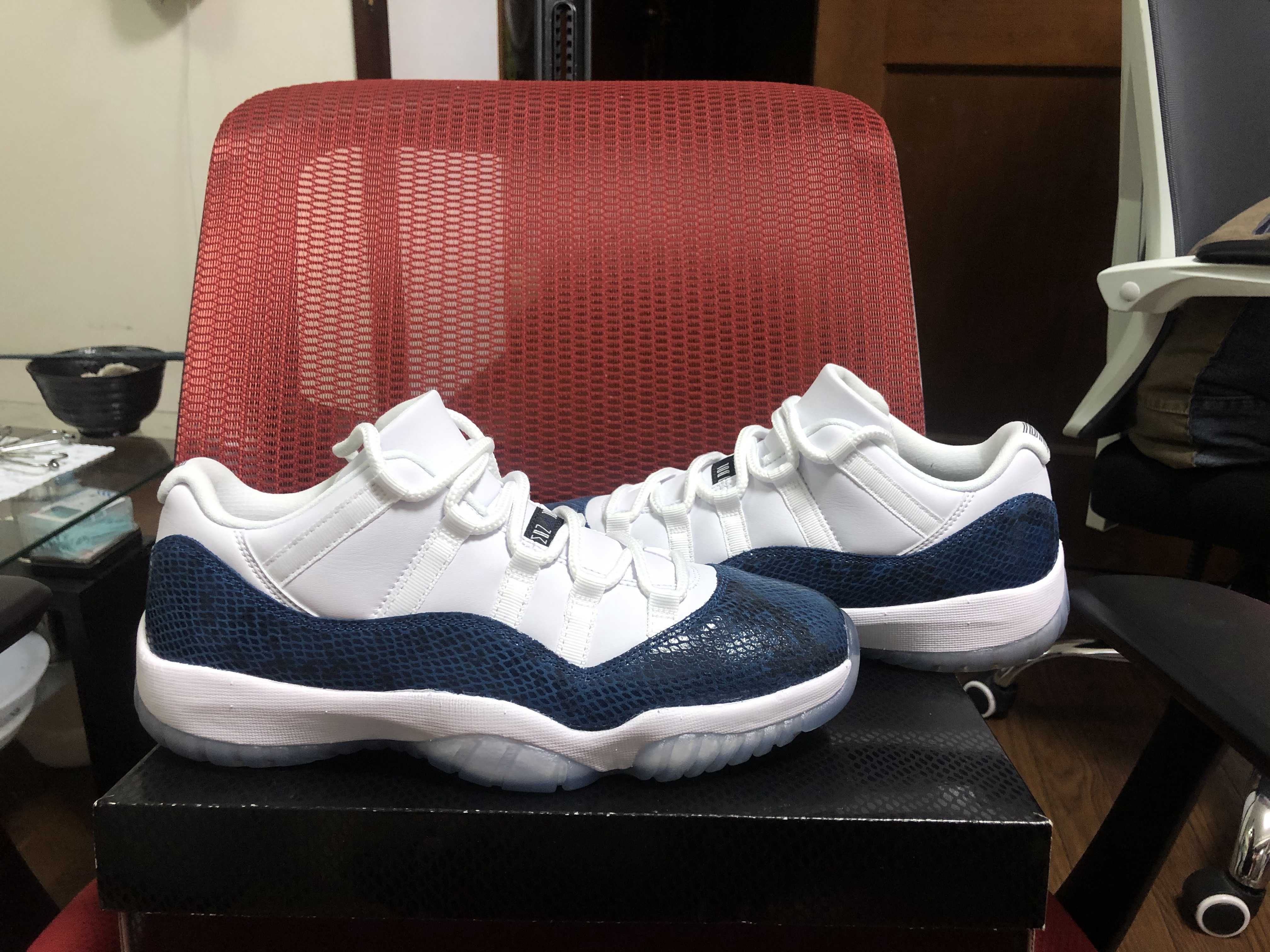 AIR JORDAN 11 LOW "SNAKESKIN"