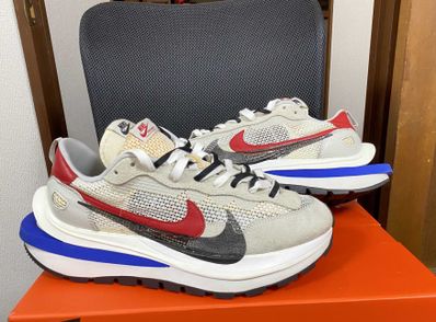 sacai × Nike Vapor Waffle "Royal Fuchsia"