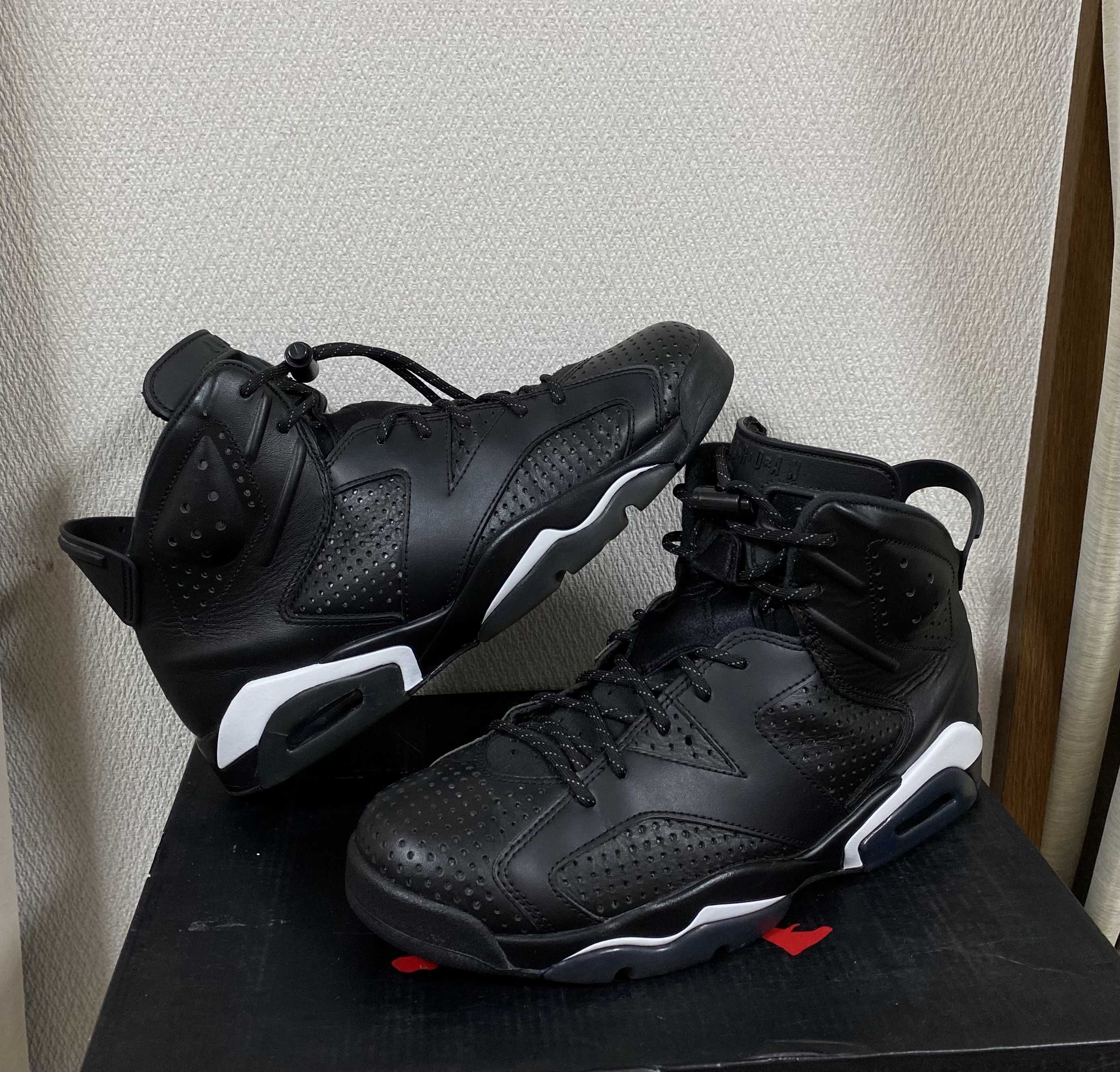 NIKE AIR JORDAN 6 RETRO "BLACK CAT"