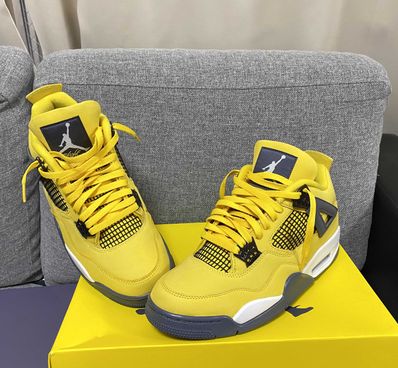 Nike Air Jordan 4 "Tour Yellow"