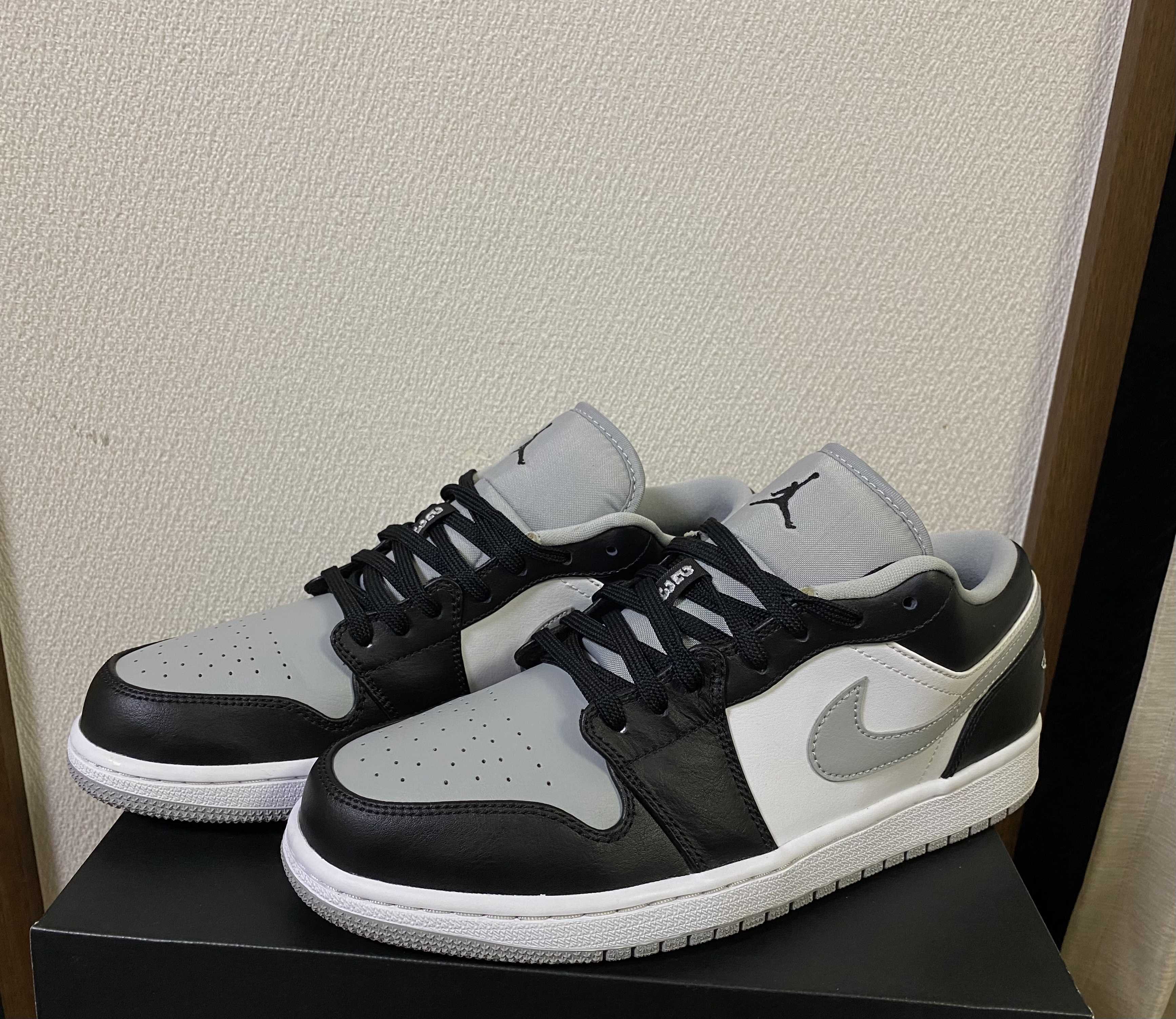 NIKE AIR JORDAN 1 LOW "BLACK/LIGHT SMOKE GREY"