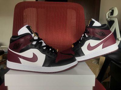 NIKE Women's AIR JORDAN 1 MID "DARK BEETROOT"