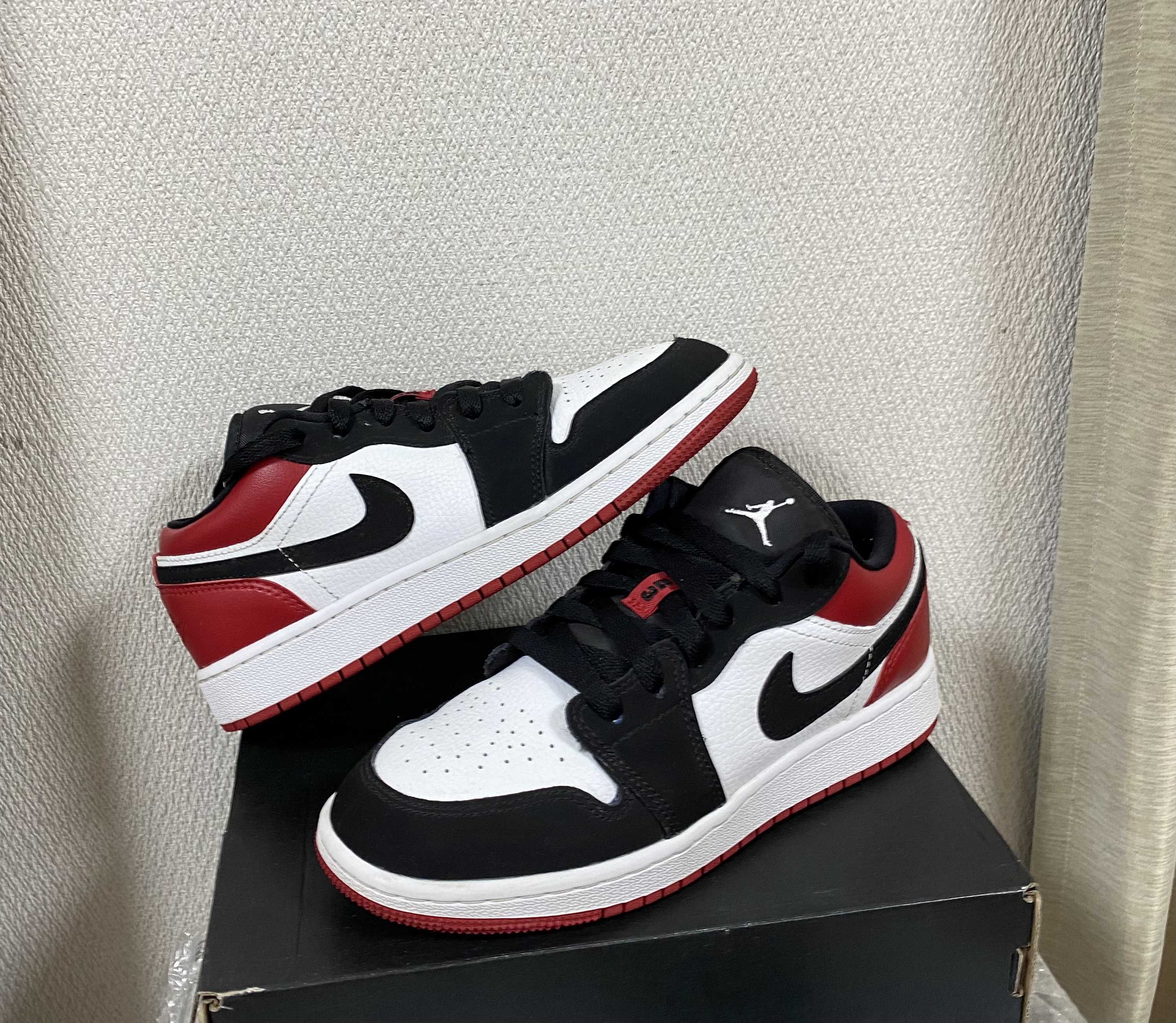 Nike GS Air Jordan 1 Low "Black Toe"