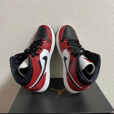 Nike Air Jordan 1 Mid "Chicago Black Toe"