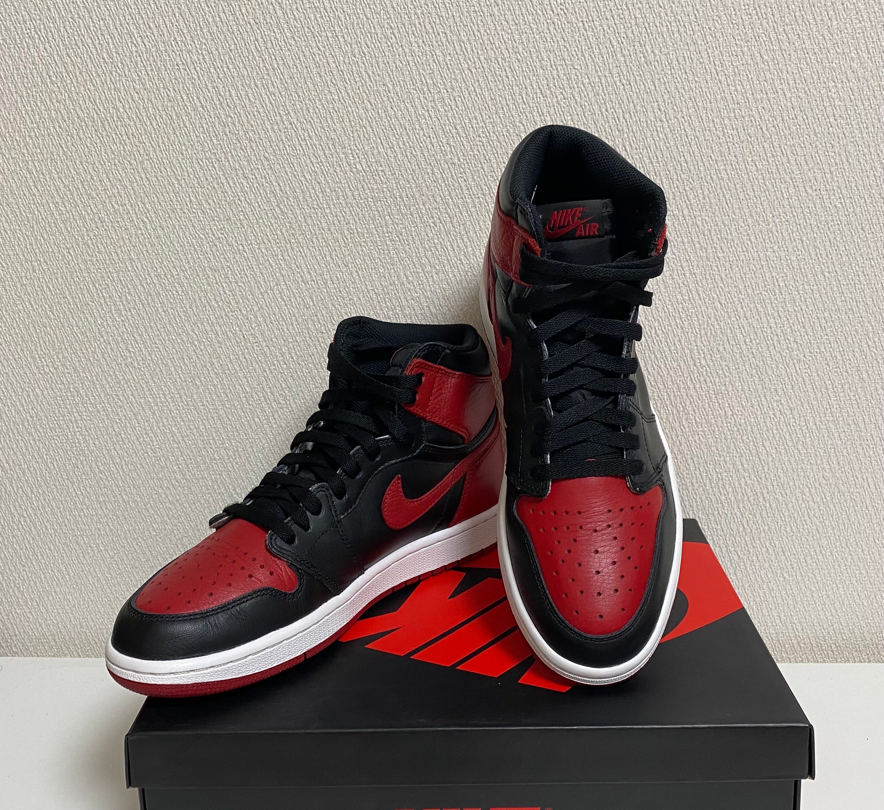 Nike Air Jordan 1 Retro High OG "Bred/Banned" (2016)