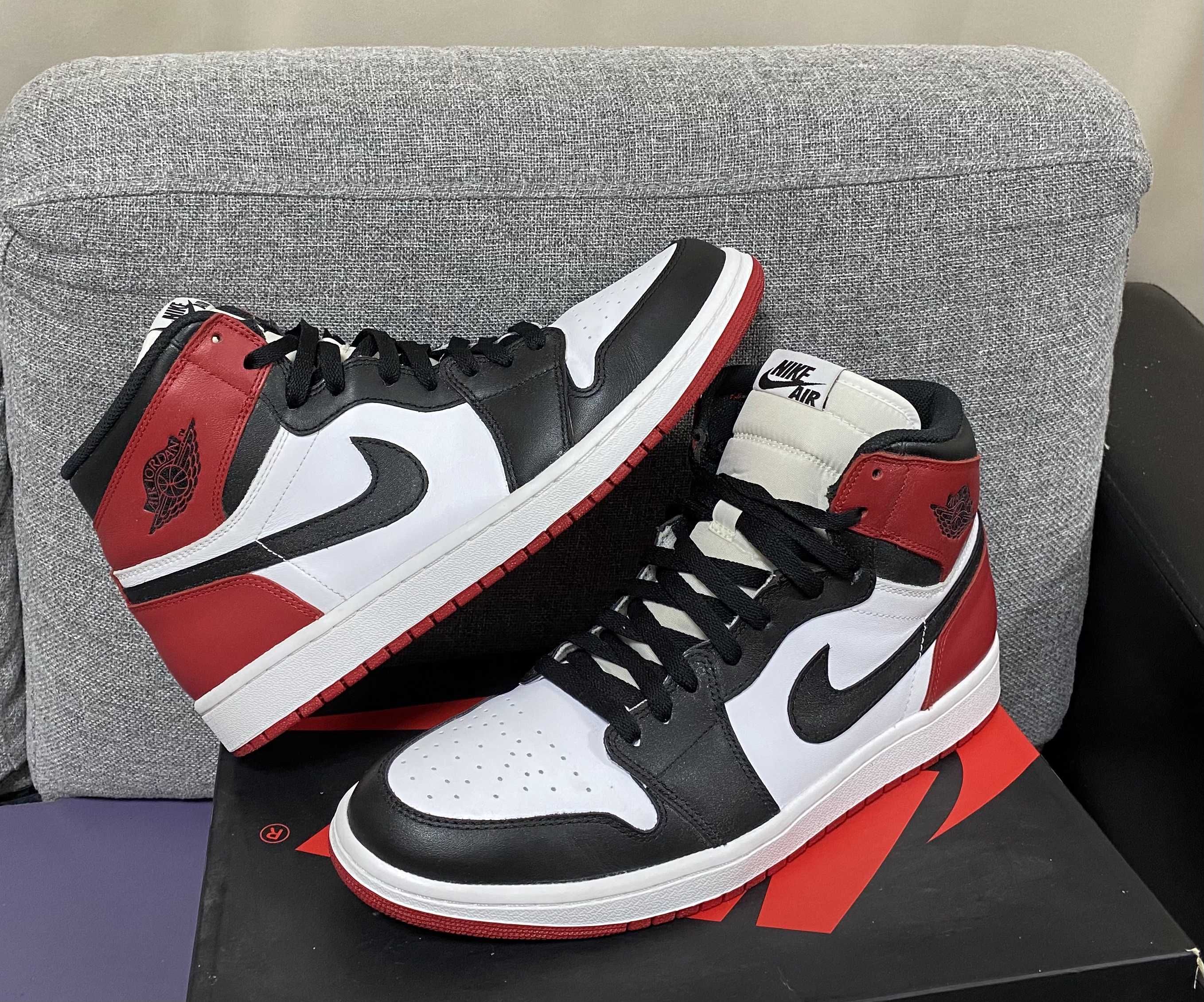 Nike Air Jordan 1 Retro High OG "Black Toe" (2013)