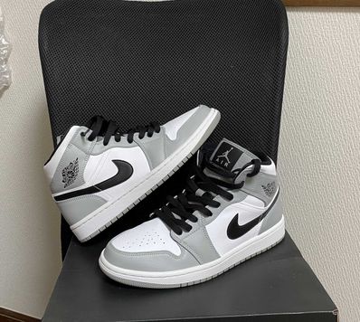 Nike Air Jordan 1 Mid "Light Smoke Grey/White/Black"