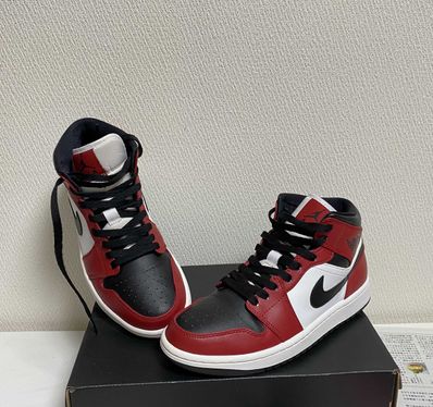 Nike Air Jordan 1 Mid "Chicago Black Toe"