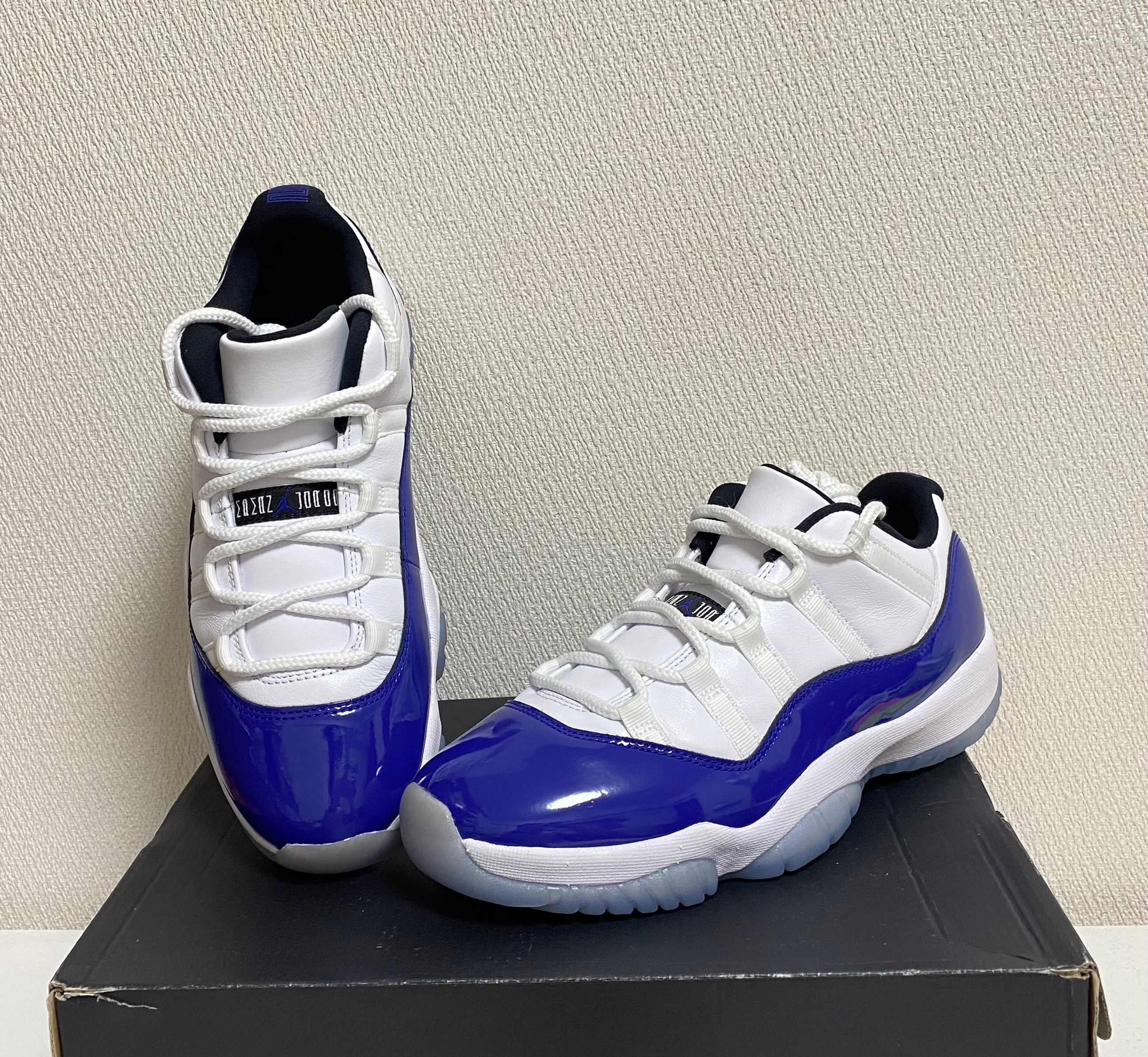 NIKE Women's AIR JORDAN 11 LOW "CONCORD SKETCH"