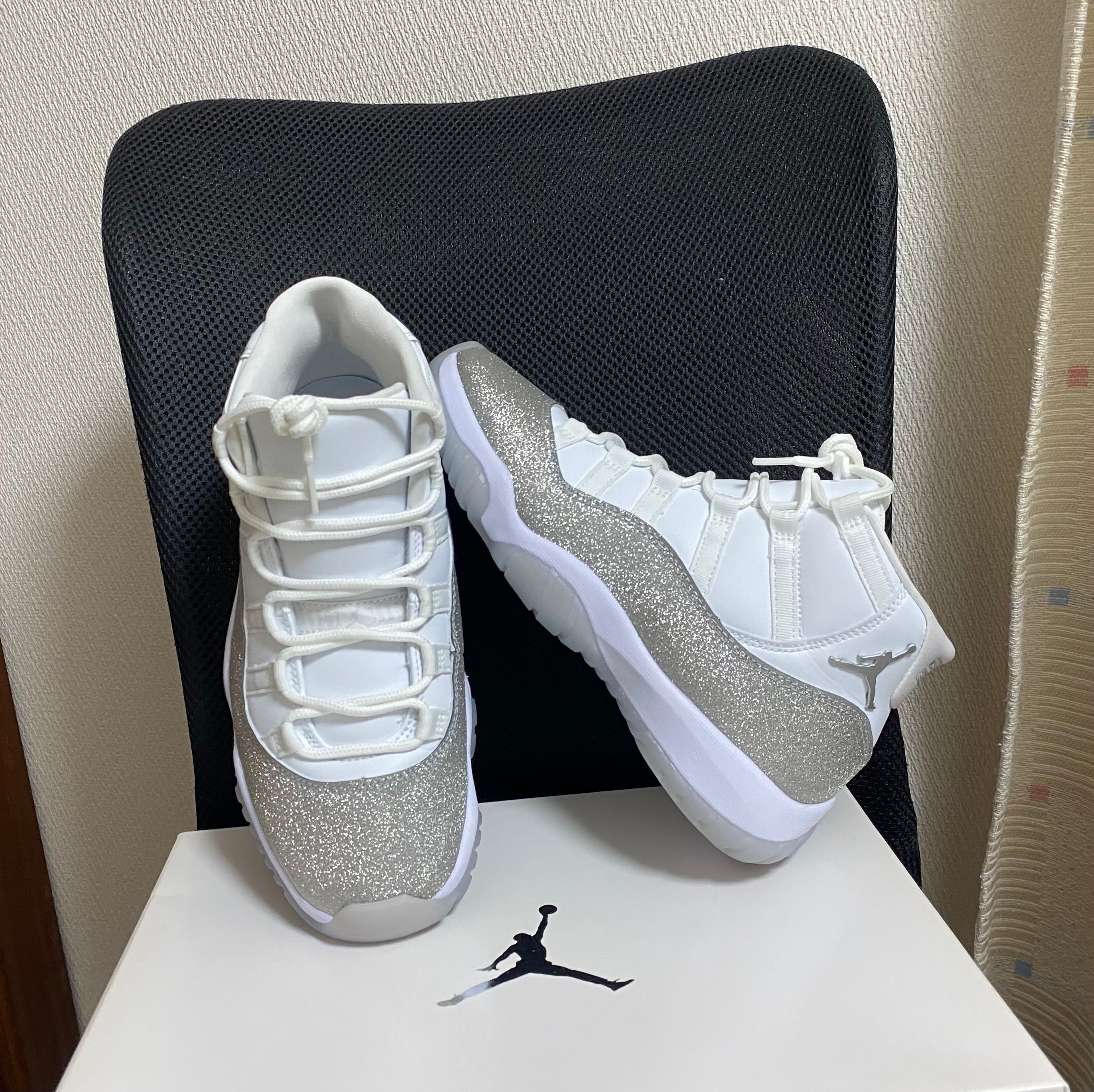 NIKE Women's AIR JORDAN 11 "METALLIC SILVER"