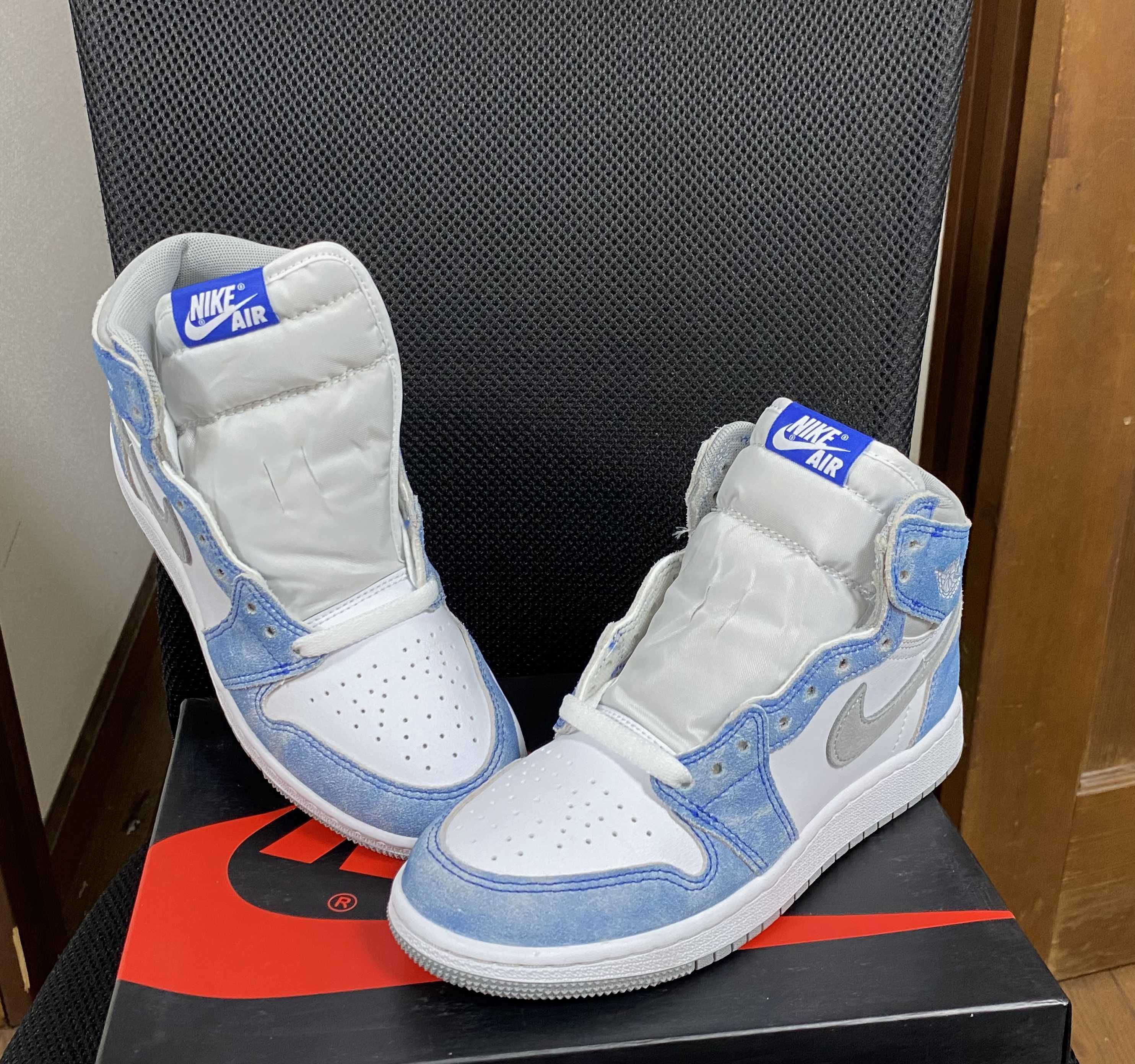 Nike GS Air Jordan 1 High OG "Hyper Royal"