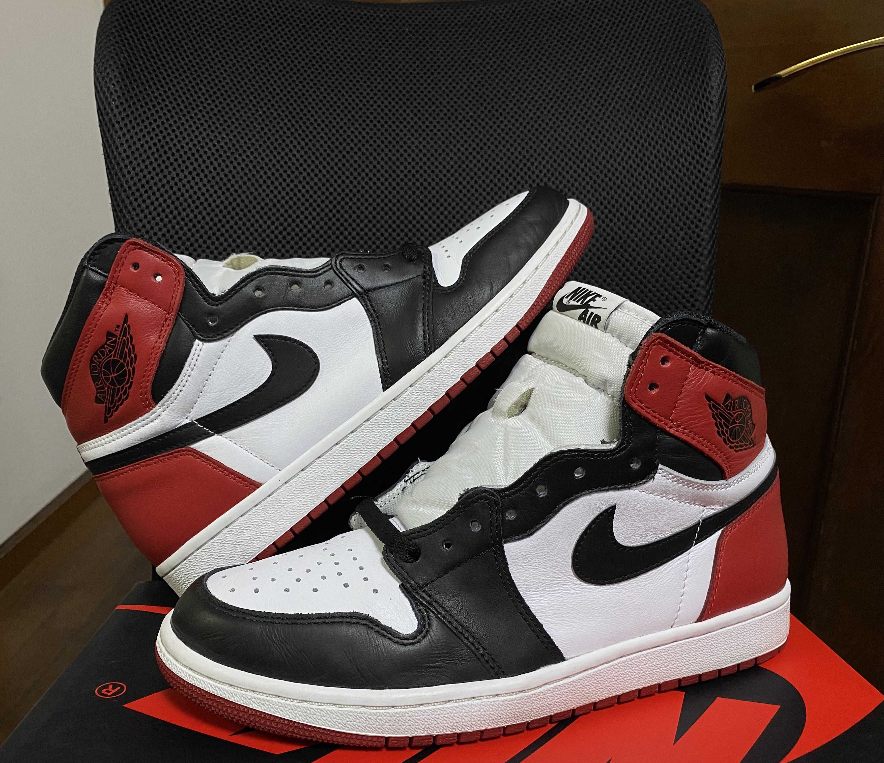 Nike Air Jordan 1 Retro High OG "Black Toe"(2016)