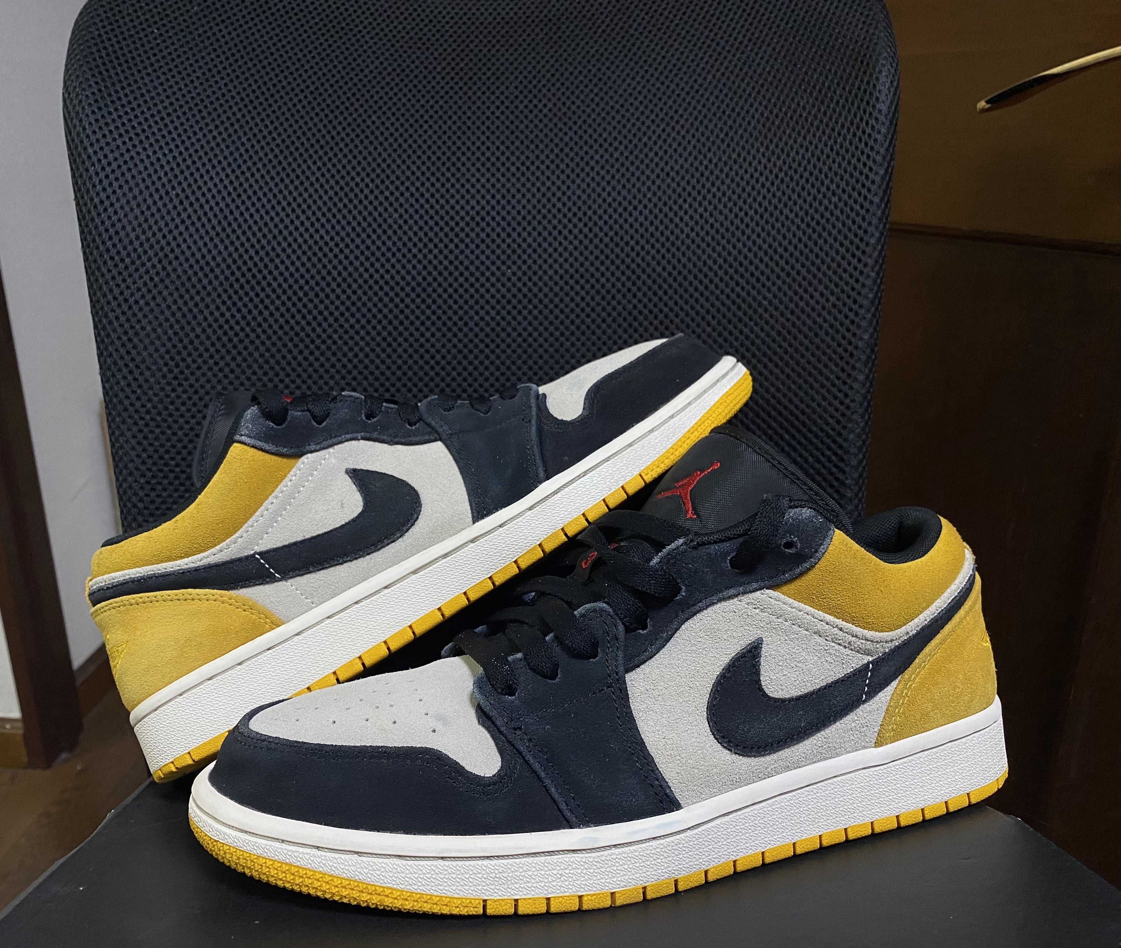 Nike Air Jordan 1 Low "Sail University Gold Black"